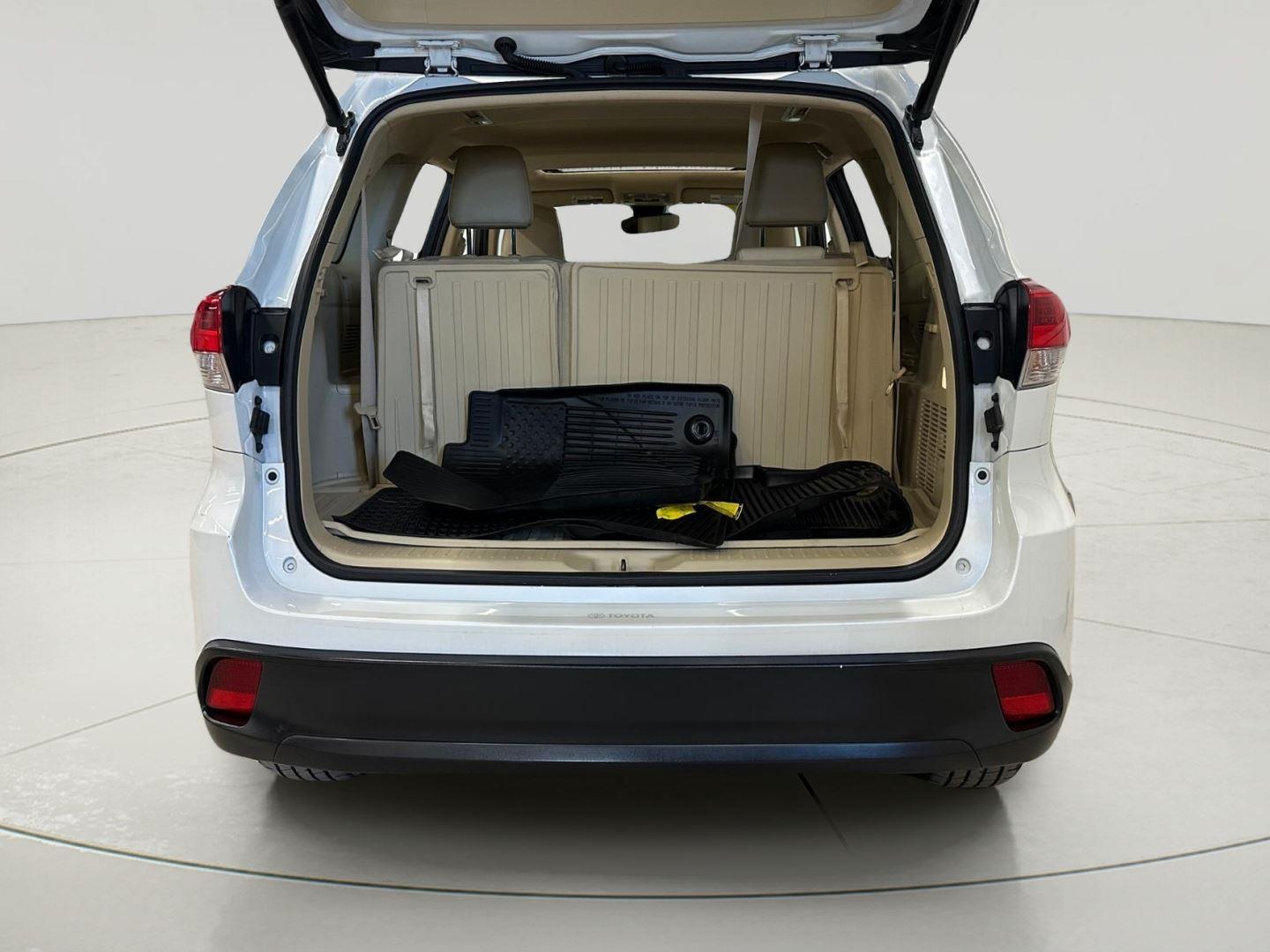 2019 Toyota Highlander XLE - Photo 14