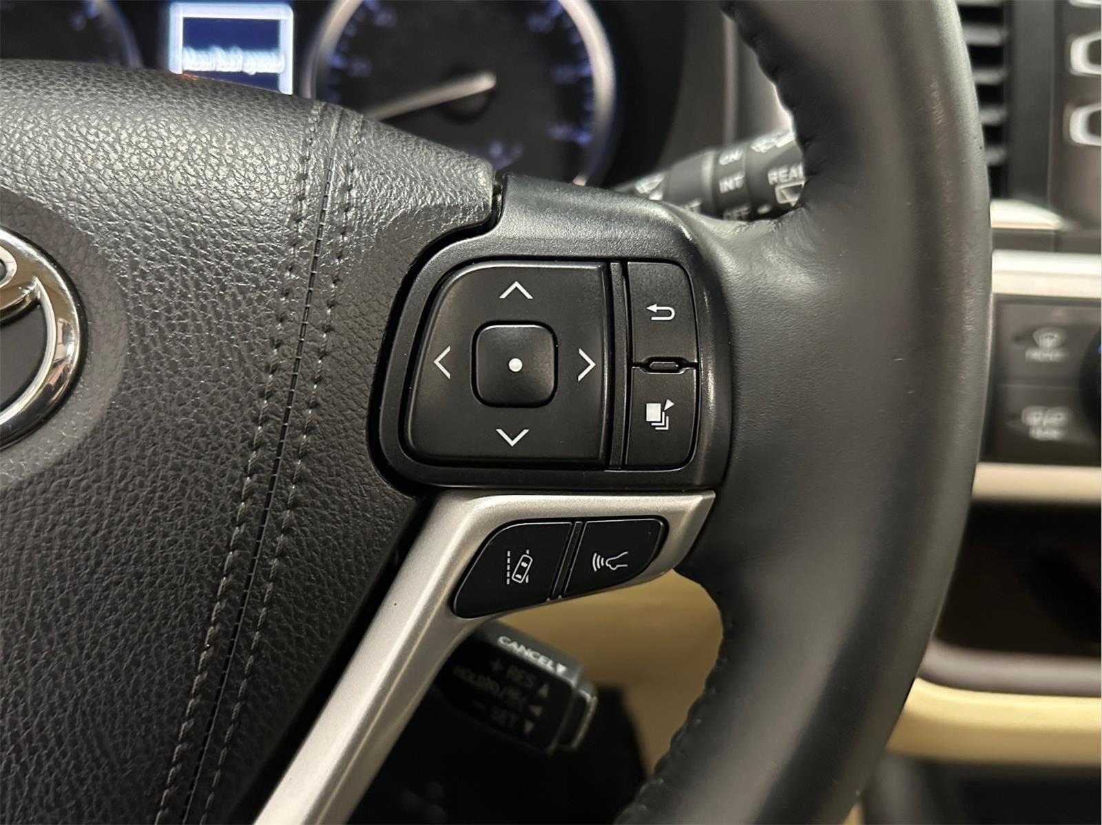 2019 Toyota Highlander XLE - Photo 16