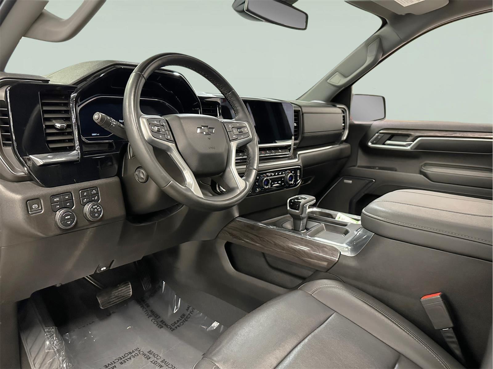 2023 Chevrolet Silverado 1500 LTZ - Photo 25