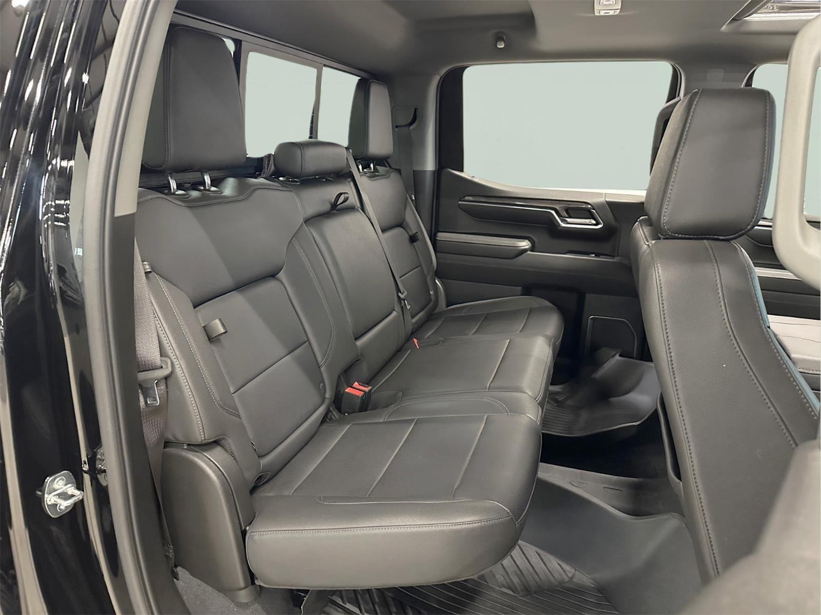 2023 Chevrolet Silverado 1500 LTZ - Photo 10