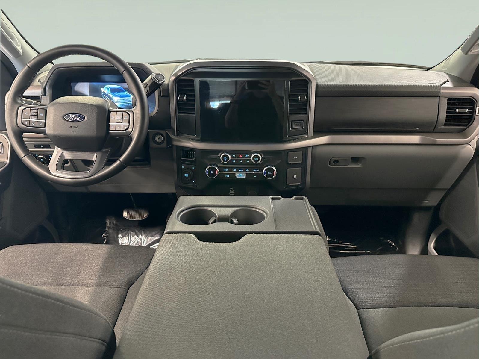 2025 Ford F-150 XLT - Photo 8