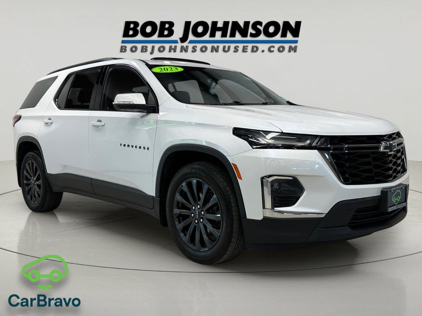 White (Iridescent Pearl Tricoat) 2023 Chevrolet Traverse SUV / Crossover Four-Wheel Drive 9-Speed Automatic