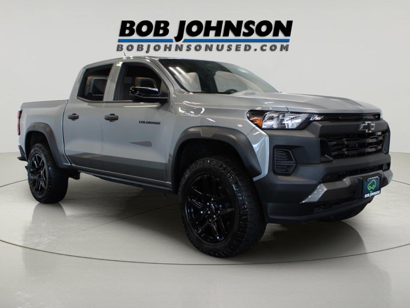 Sterling Gray Metallic 2023 Chevrolet Colorado Pickup Truck Four-Wheel Drive 8-Speed Automatic