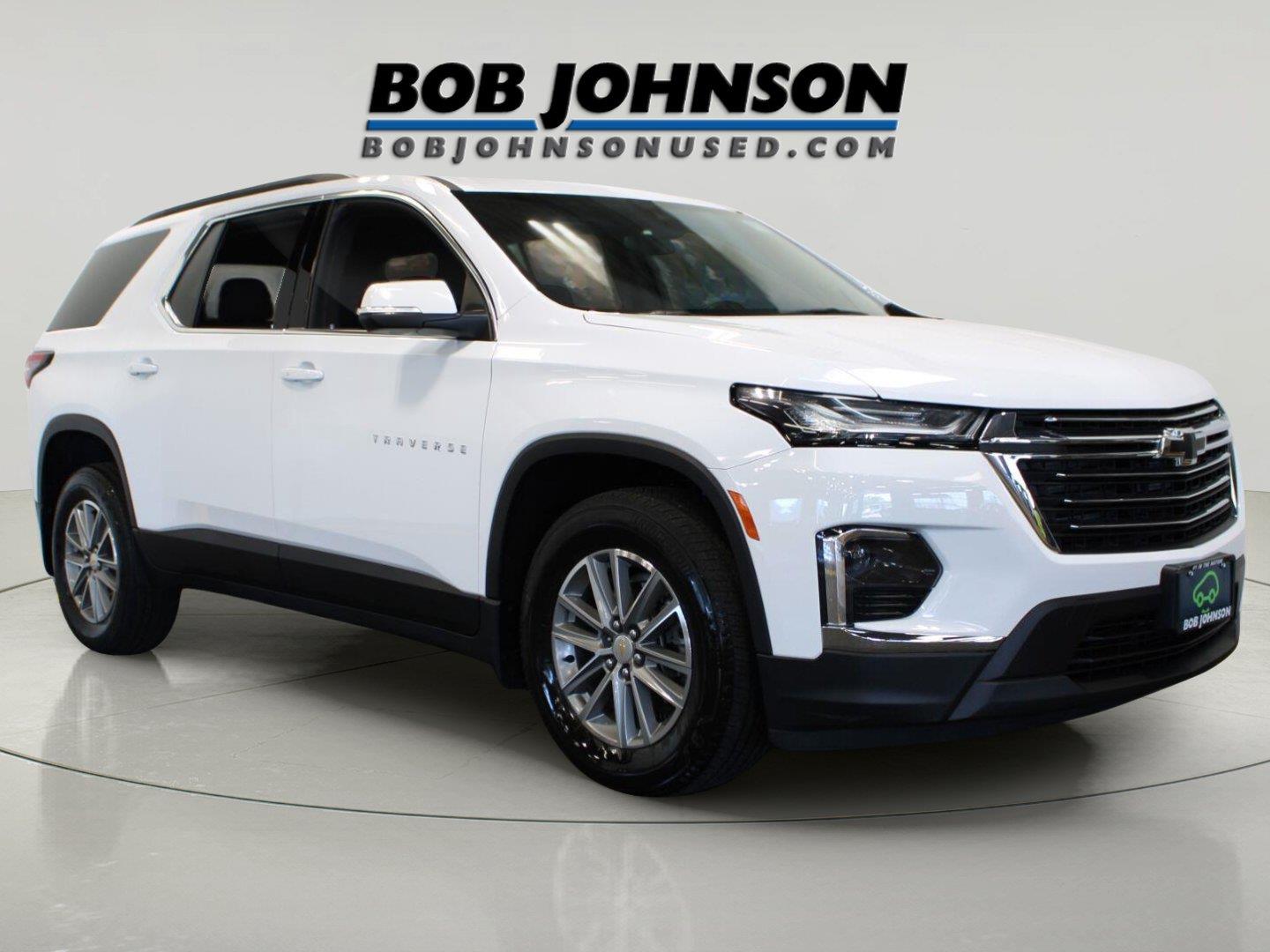 Summit White 2023 Chevrolet Traverse SUV / Crossover Four-Wheel Drive 9-Speed Automatic