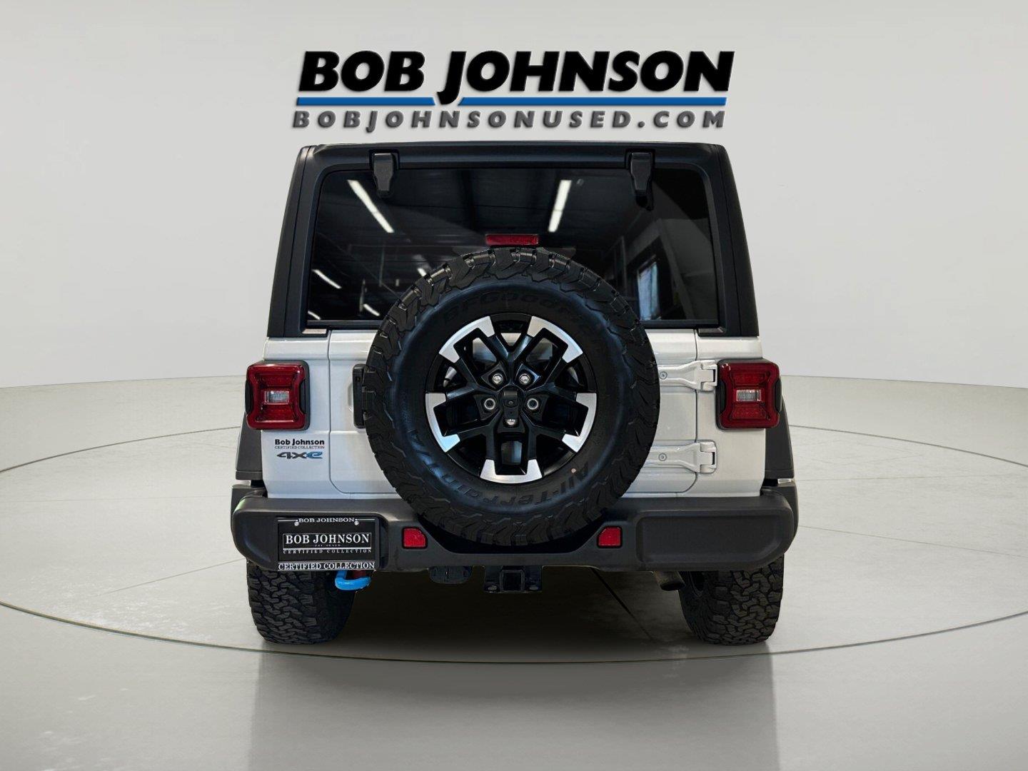 View vehicle photo 5