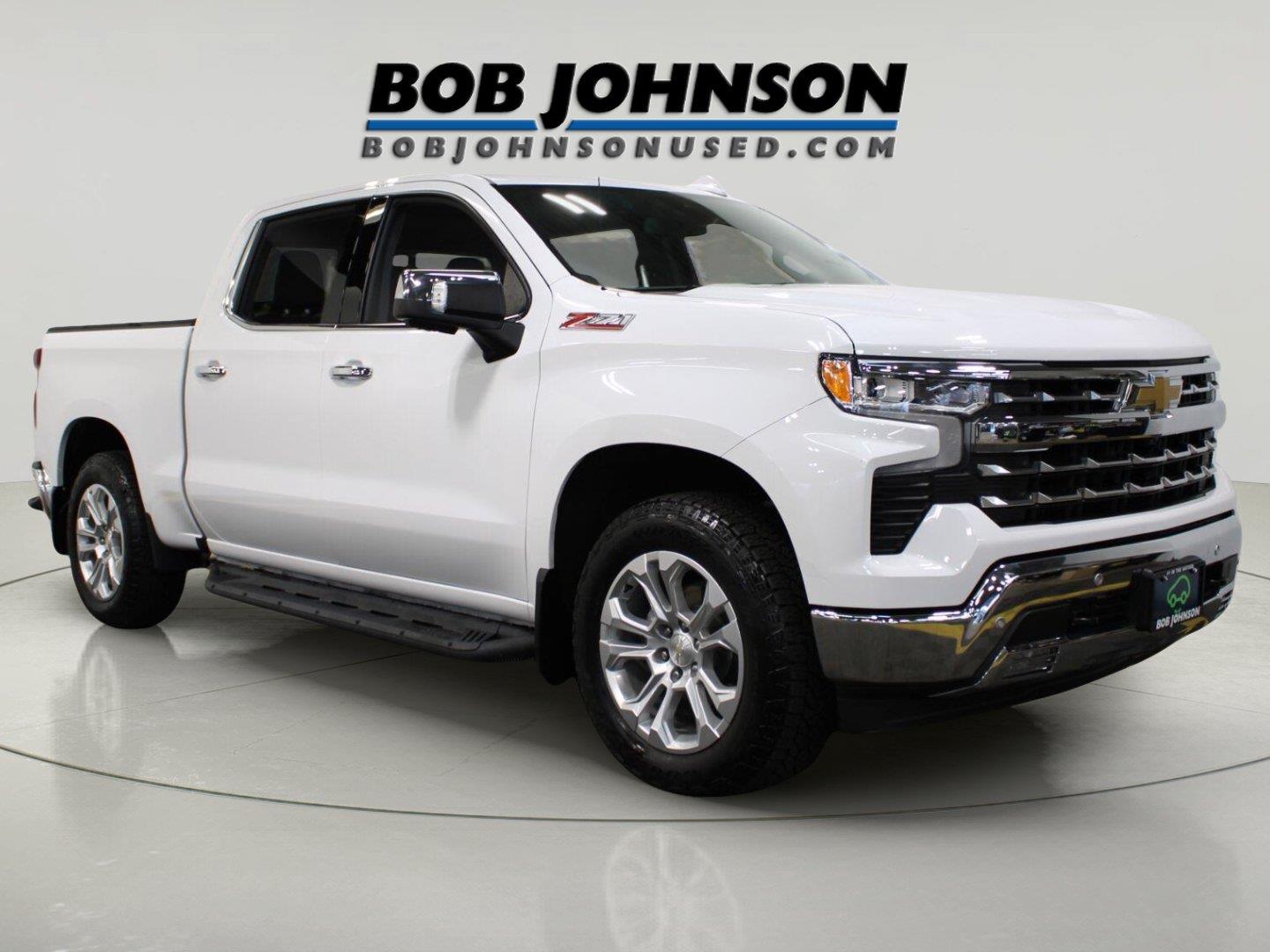 Summit White 2024 Chevrolet Silverado 1500 Pickup Truck Four-Wheel Drive Automatic