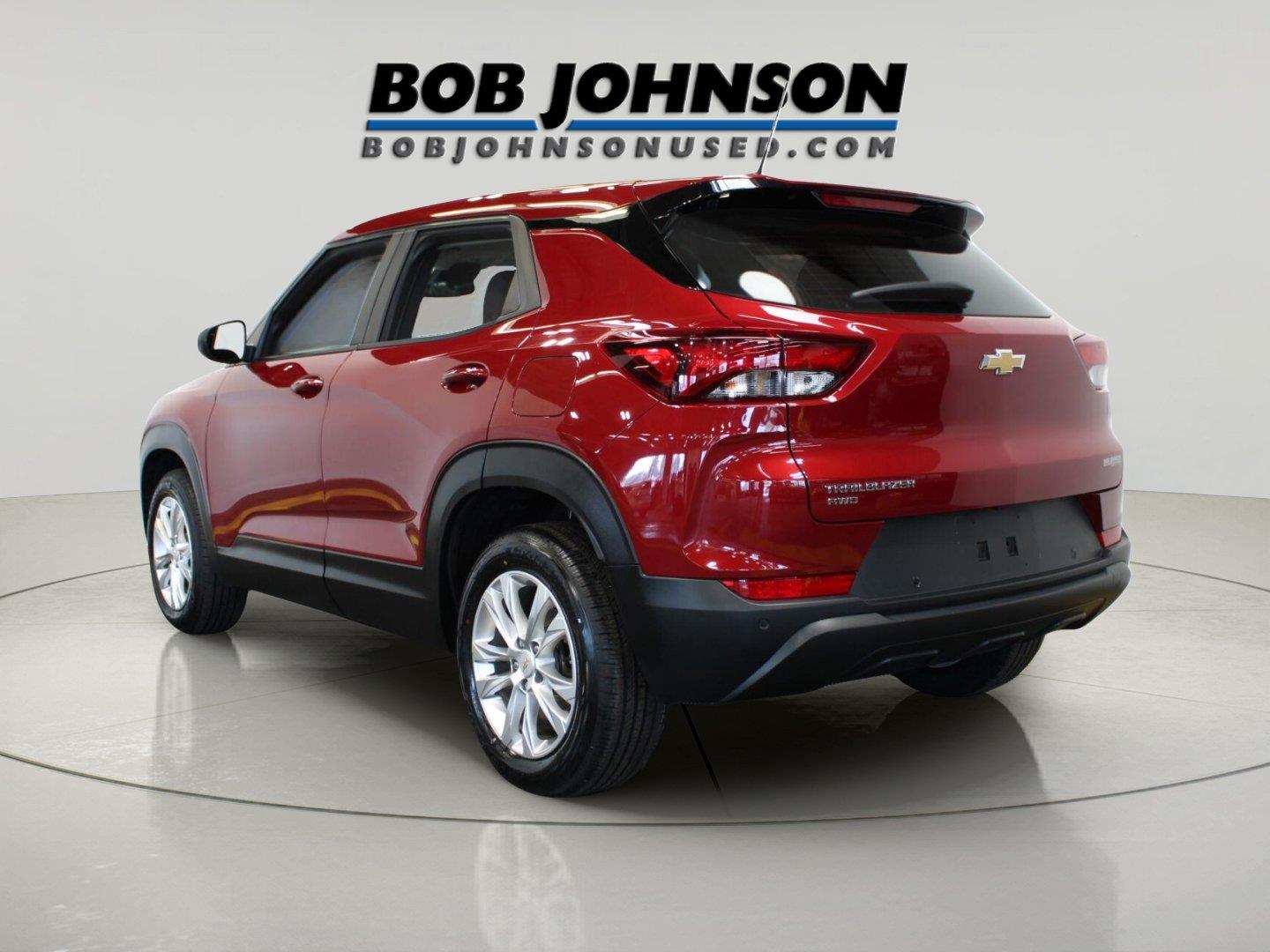 View vehicle photo 4