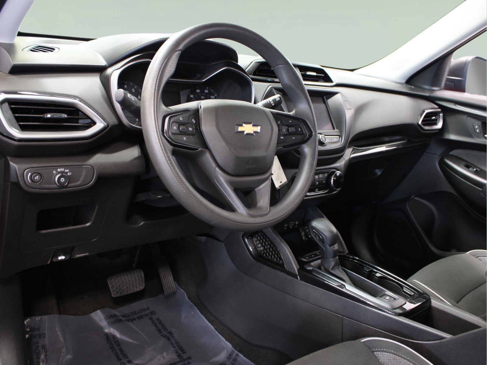 View vehicle photo 7