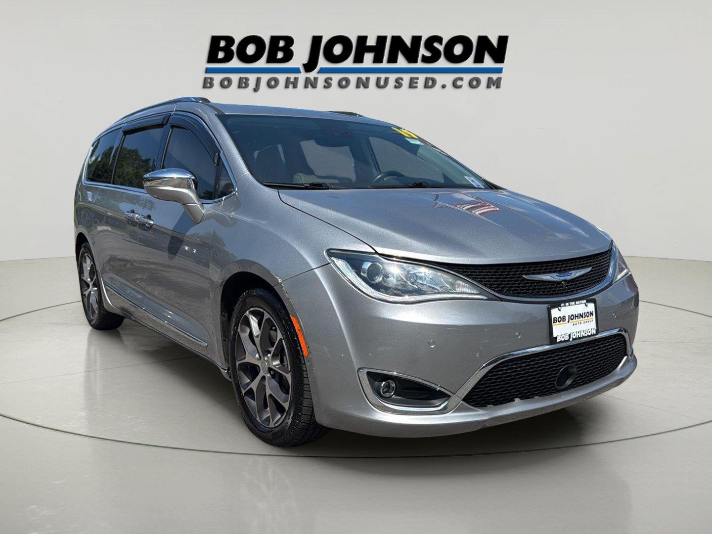 Billet Silver Metallic Clearcoat 2019 Chrysler Pacifica Minivan Front-Wheel Drive 9-Speed Automatic