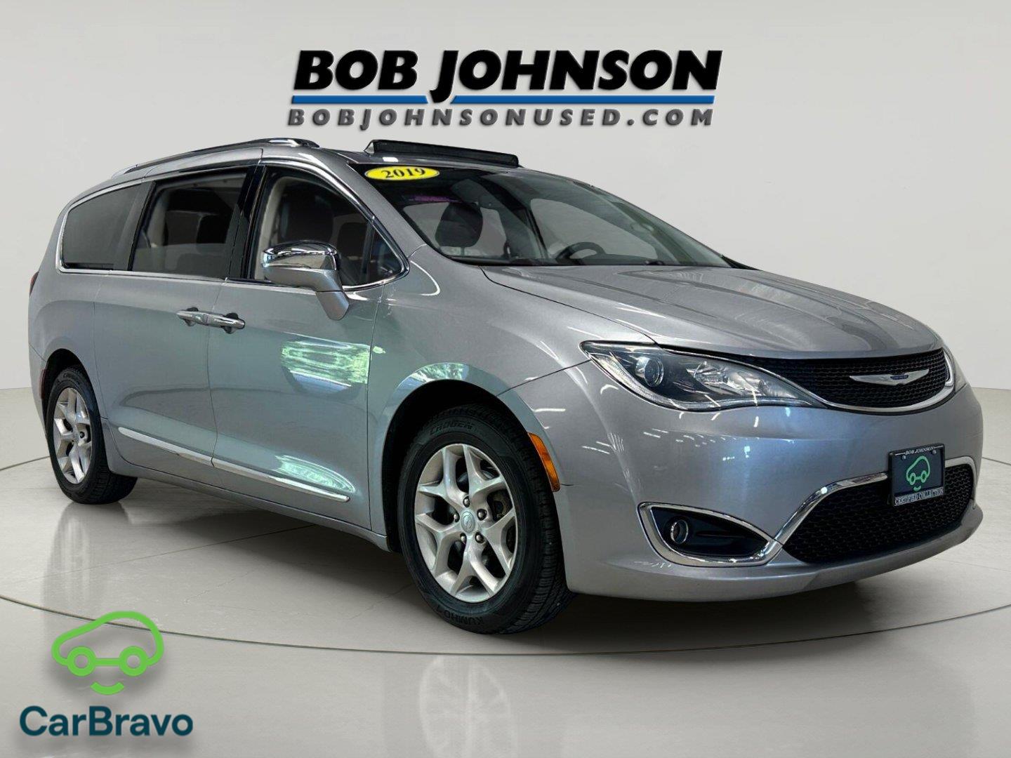 Billet Silver Metallic Clearcoat 2019 Chrysler Pacifica Minivan Front-Wheel Drive 9-Speed Automatic
