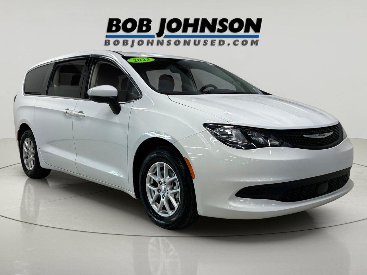WH 2023 Chrysler Voyager Minivan Front-Wheel Drive