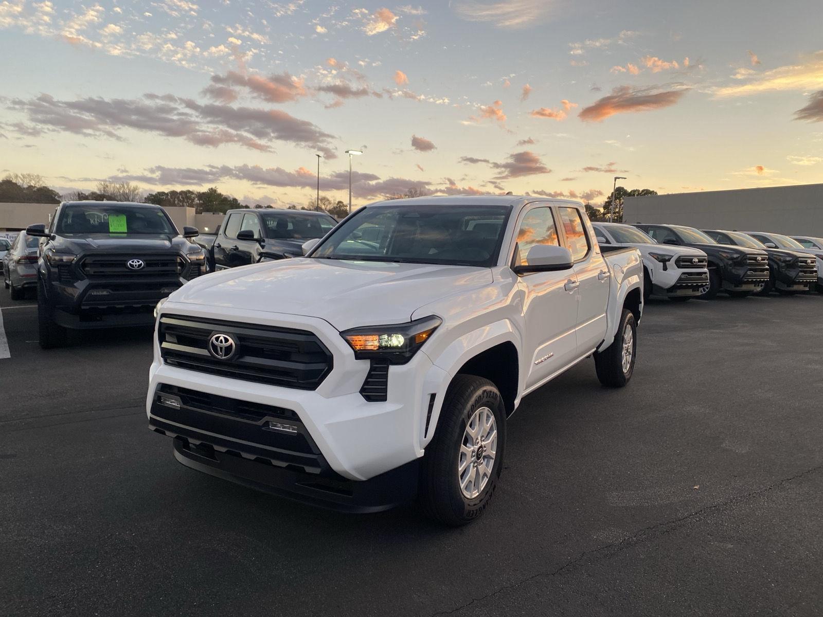 View vehicle photo 3