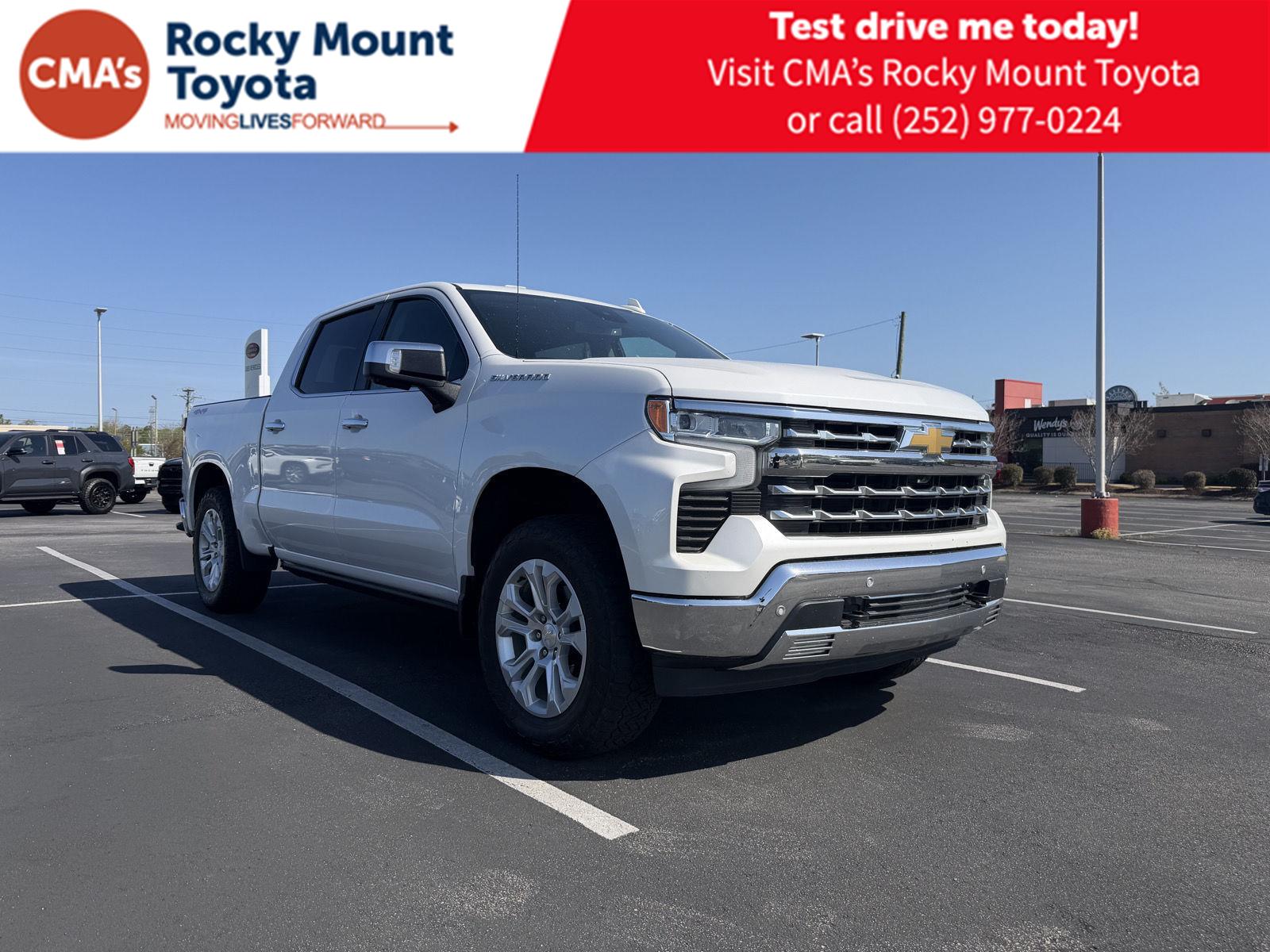 White (Iridescent Pearl Tricoat) 2022 Chevrolet Silverado 1500 LTZ Crew Cab 4WD Pickup Truck Four-Wheel Drive Automatic