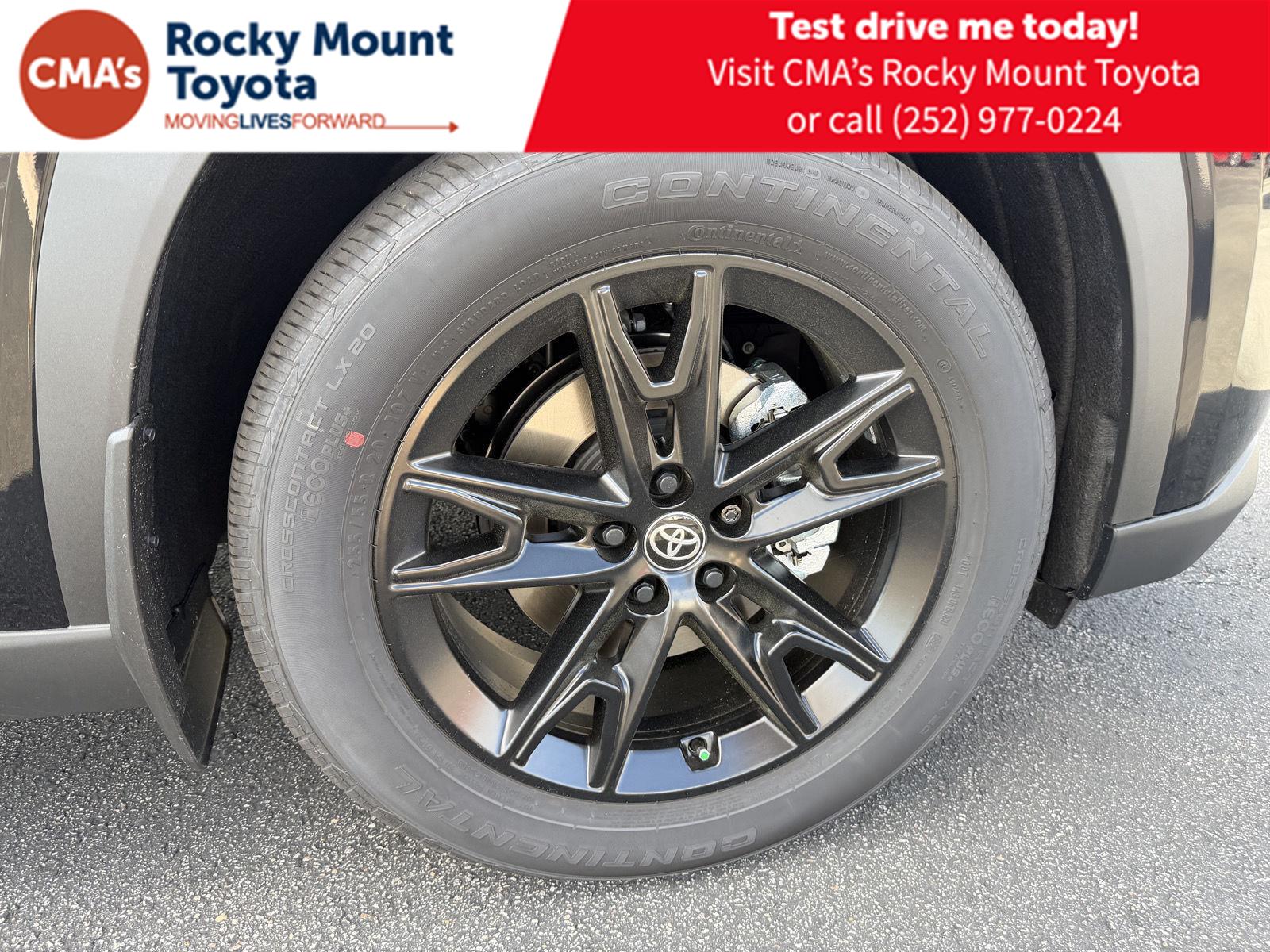 View vehicle photo 7