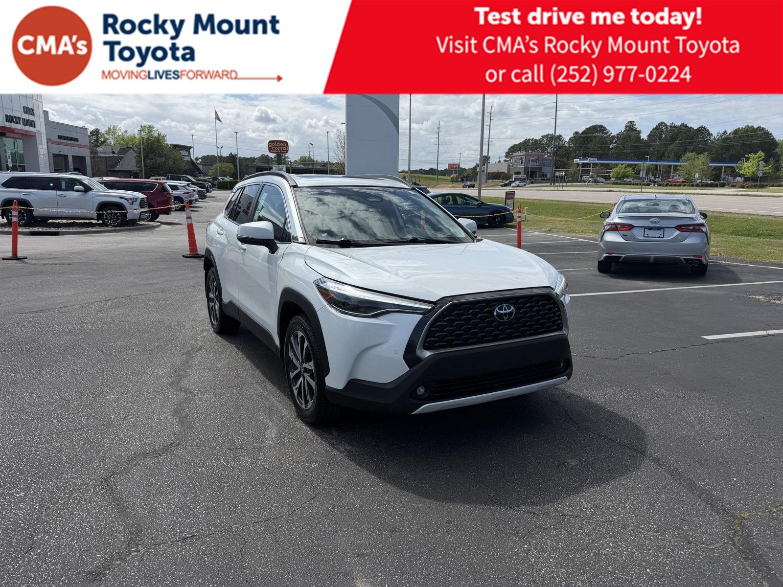 White (Wind Chill Pearl) 2023 Toyota Corolla Cross XLE FWD SUV / Crossover Front-Wheel Drive Continuously Variable Transmission