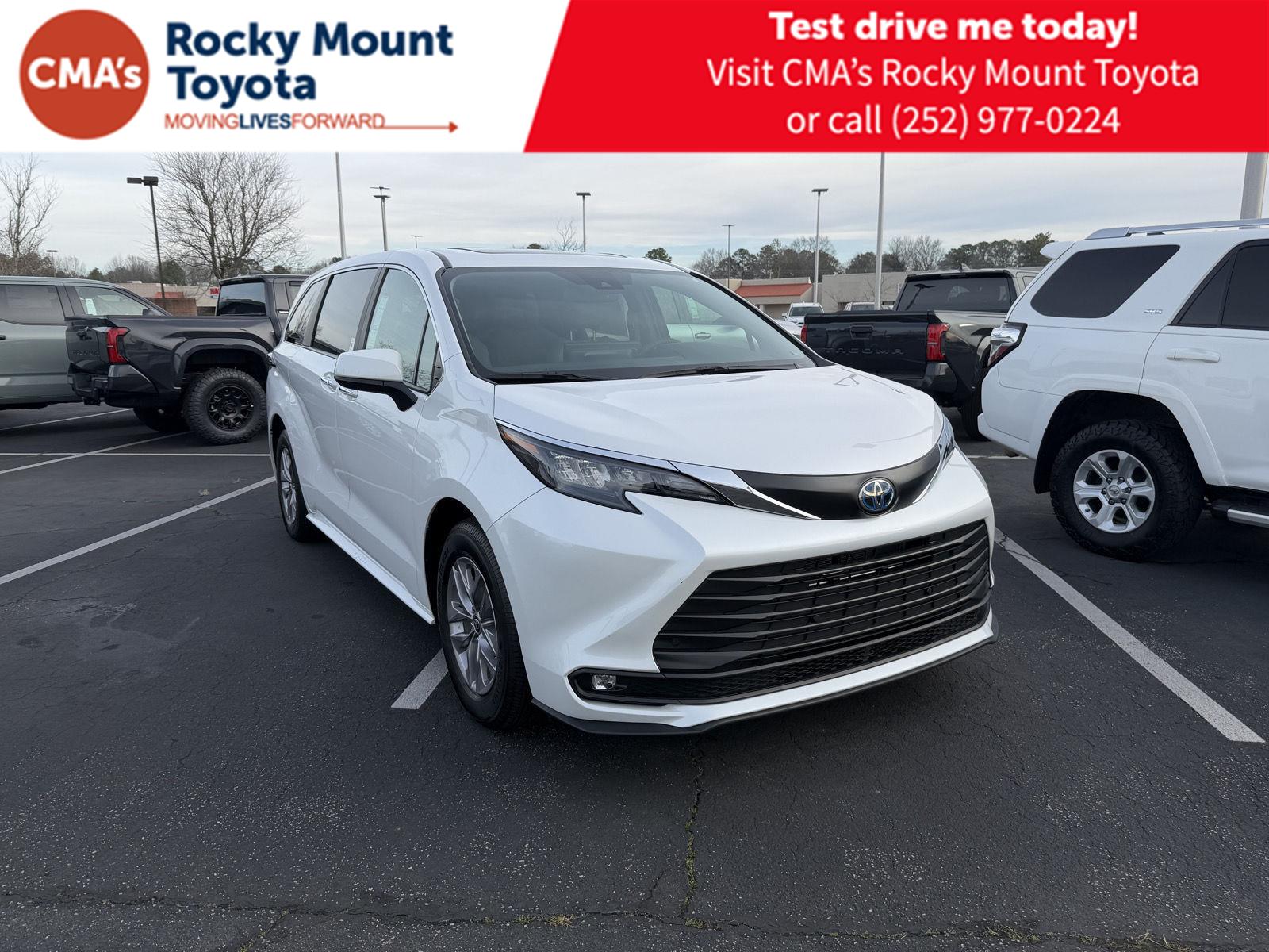 2025 Toyota Sienna XLE 7-Passenger FWD