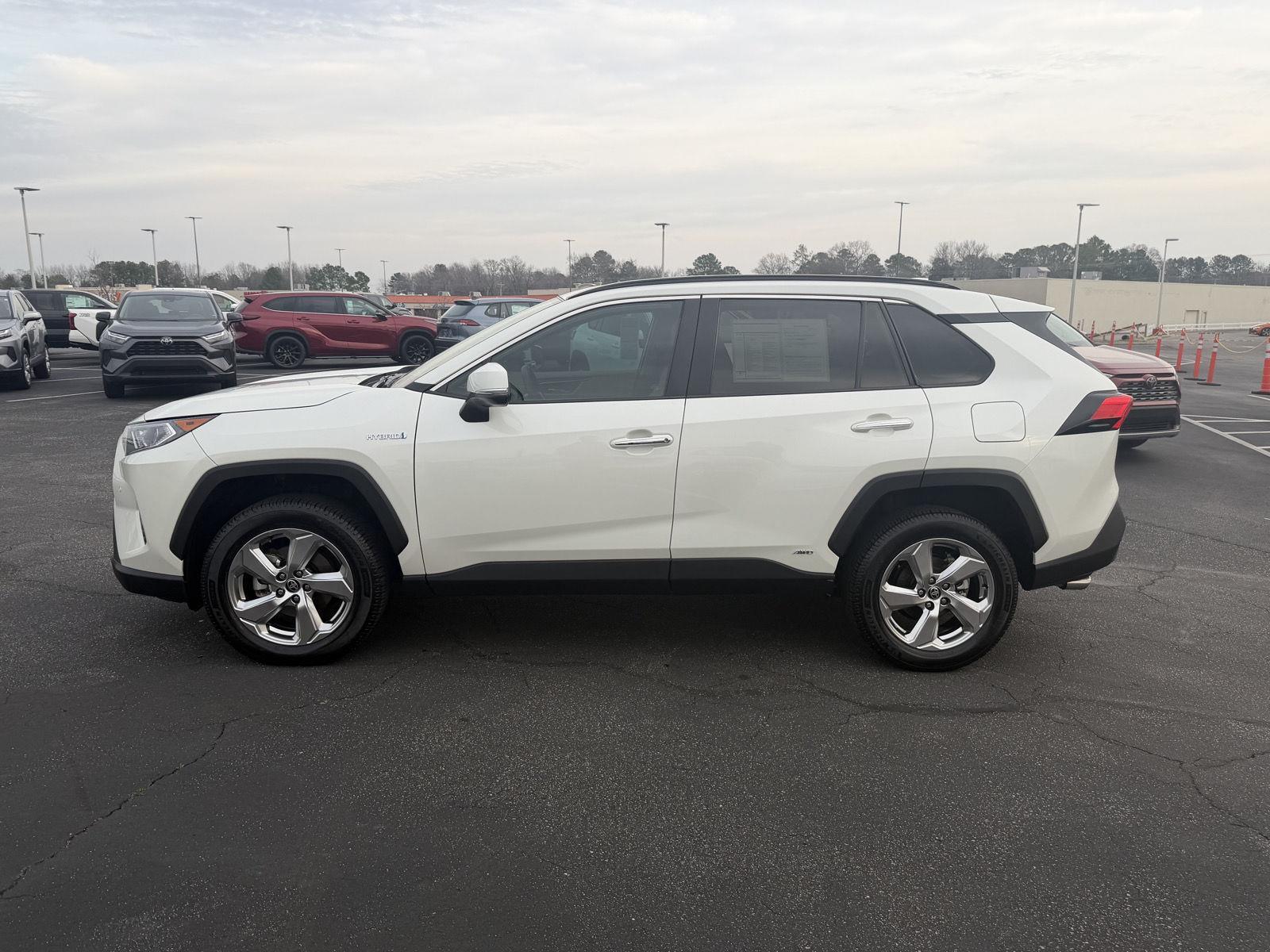 View vehicle photo 4