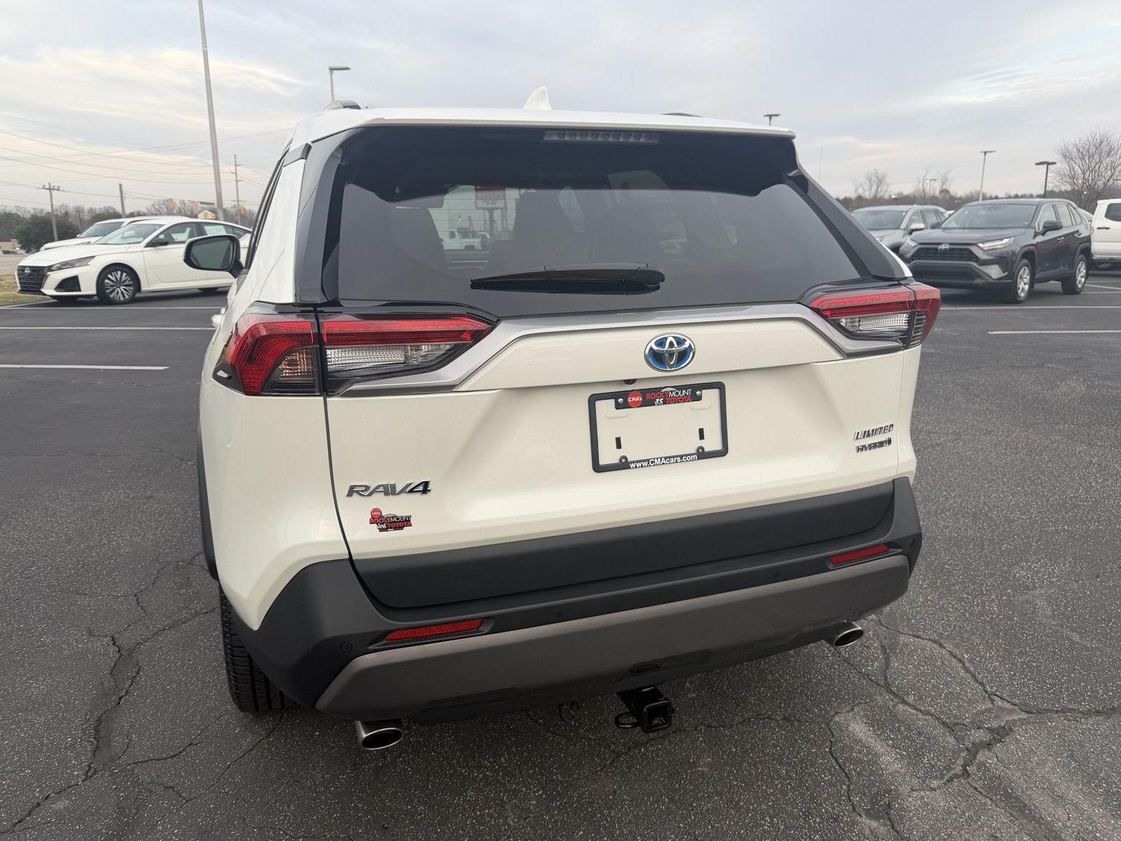 View vehicle photo 6