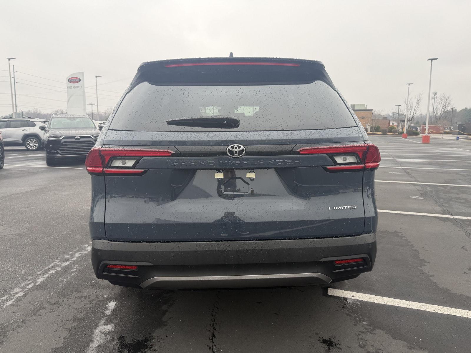 View vehicle photo 6