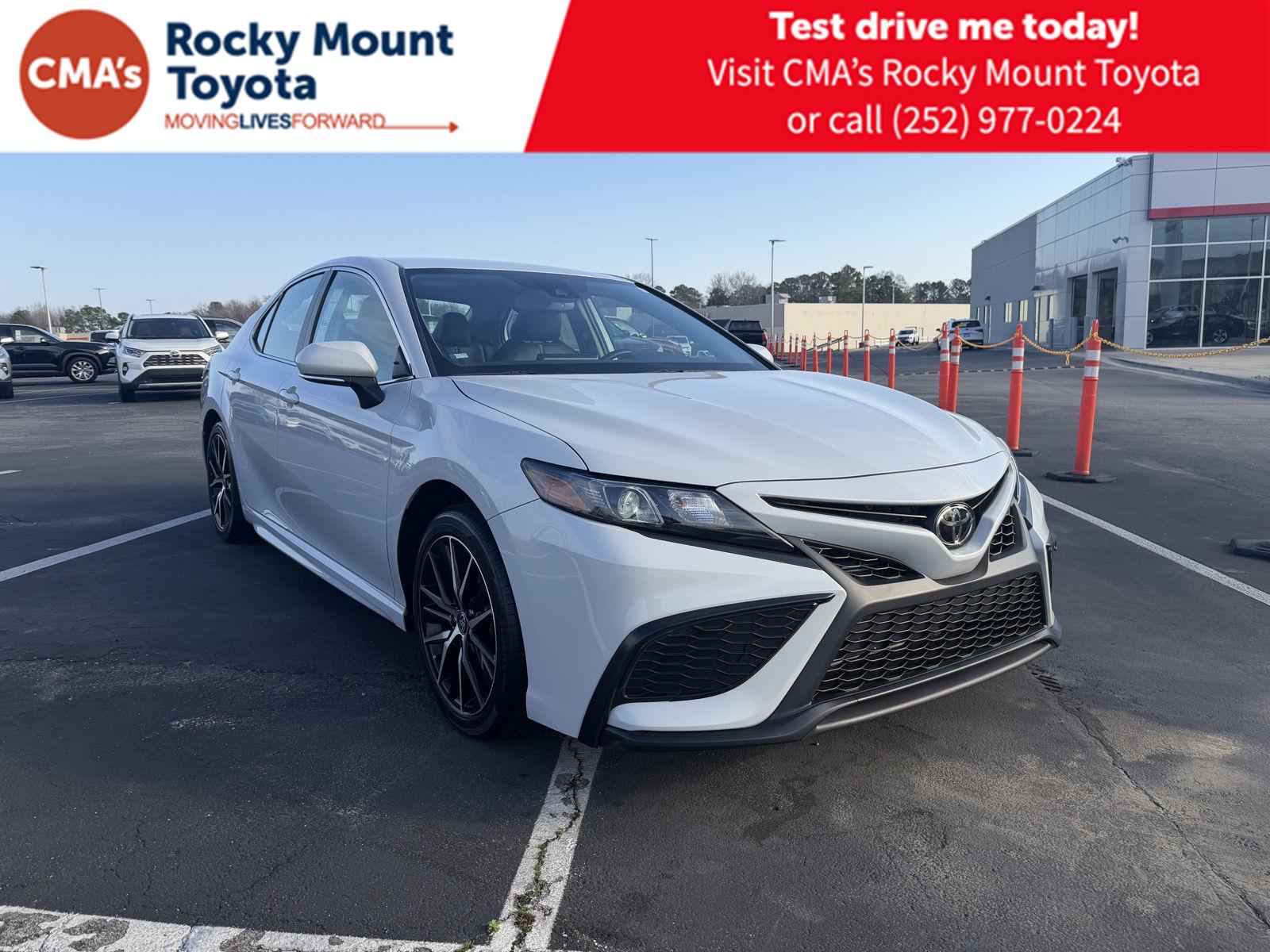 2024 Toyota Camry SE FWD