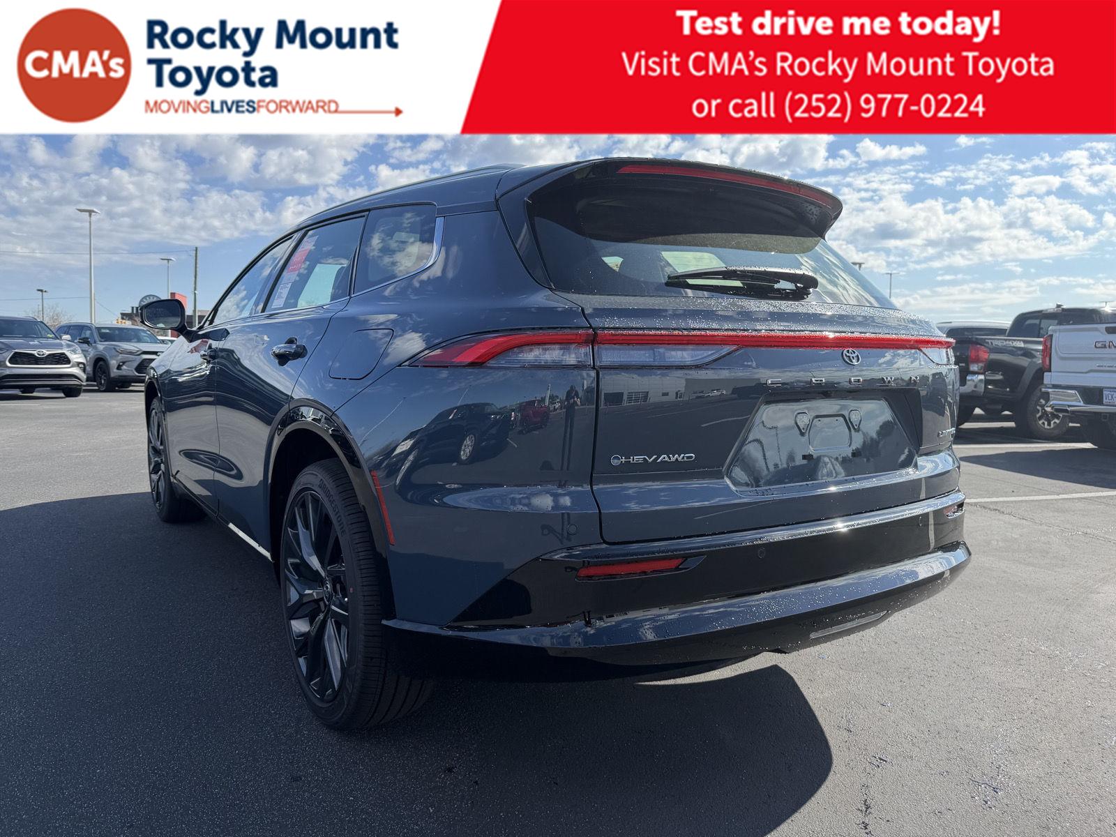 View vehicle photo 5