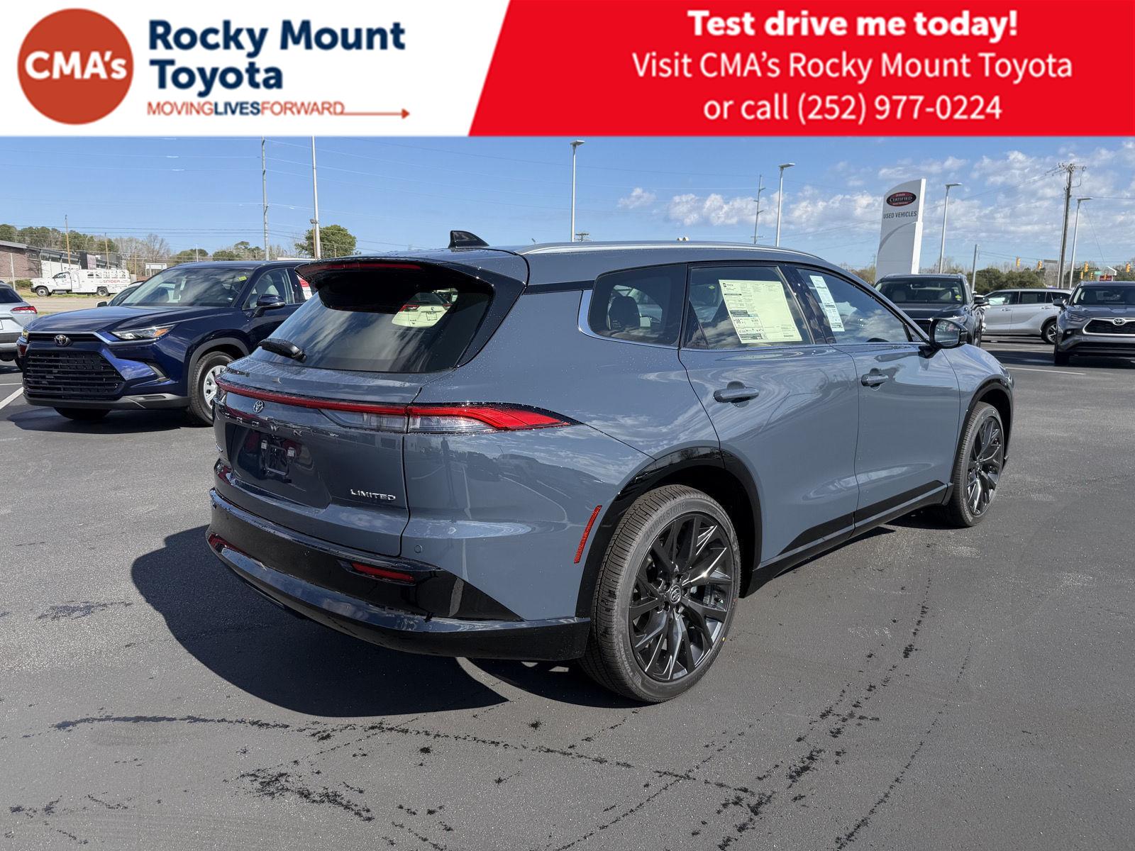 View vehicle photo 7