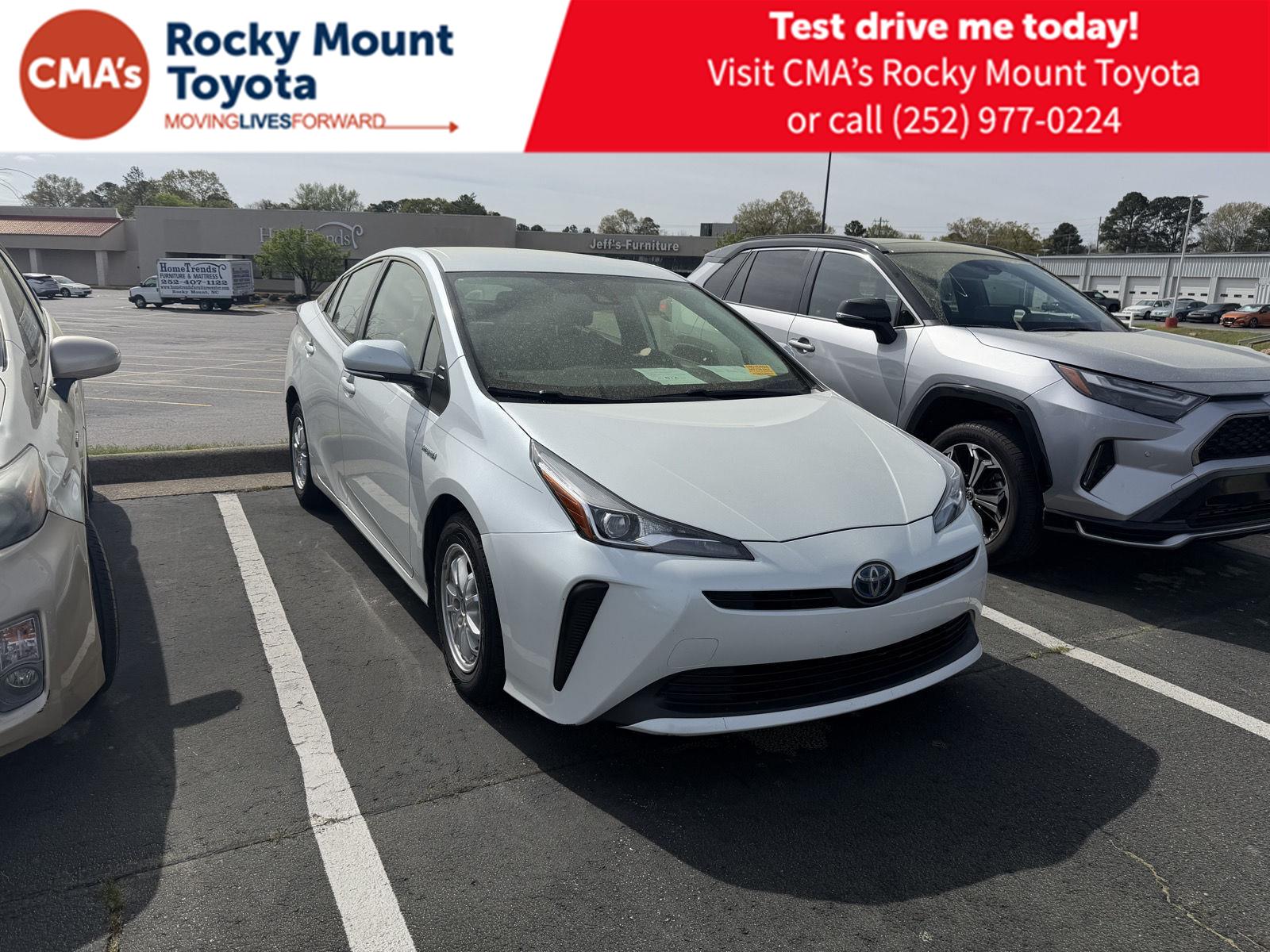 White (Wind Chill Pearl) 2021 Toyota Prius L Eco FWD Hatchback Front-Wheel Drive Continuously Variable Transmission