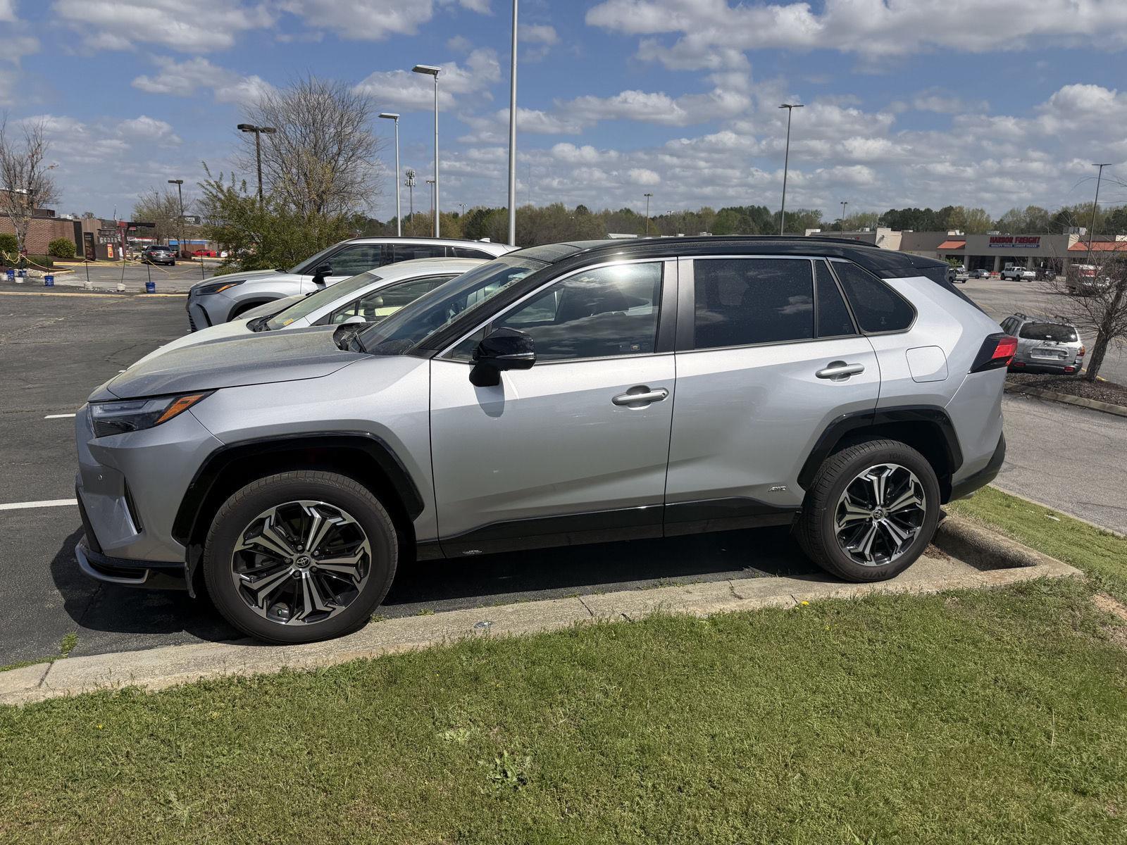 View vehicle photo 4