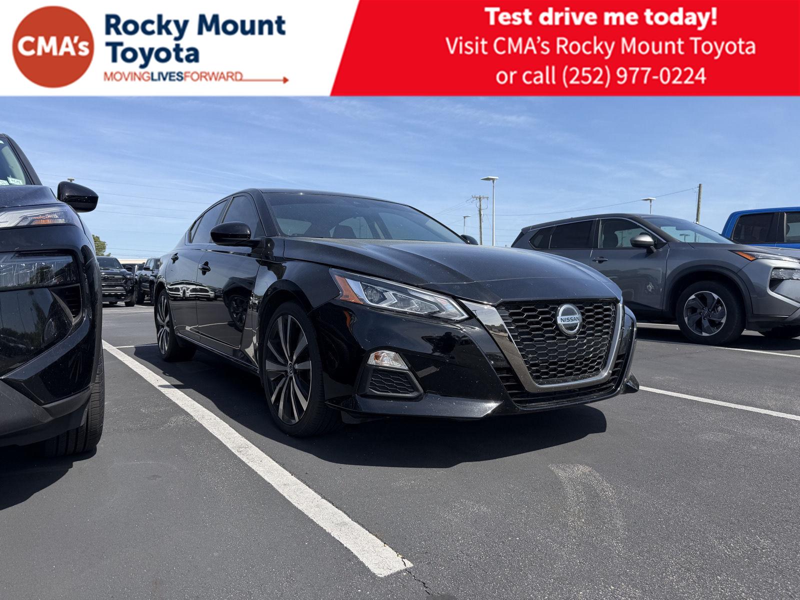 Super Black 2022 Nissan Altima 2.5 SR FWD Sedan Front-Wheel Drive Continuously Variable Transmission