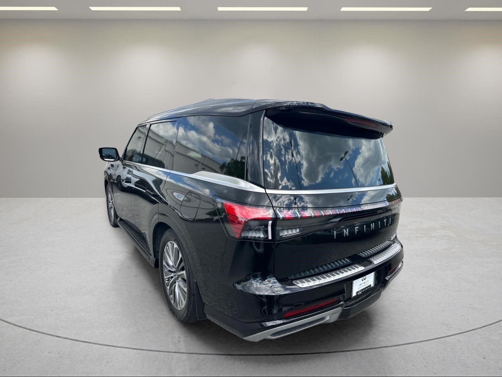 New 2026 Black Obsidian INFINITI LUXE image 3