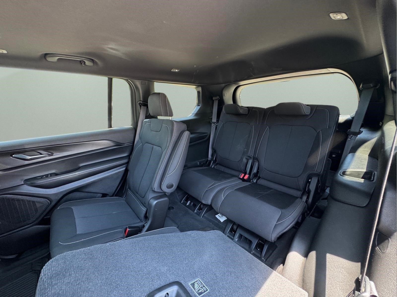 Used 2025 Diamond Black Crystal Pearlcoat Jeep Laredo X image 12