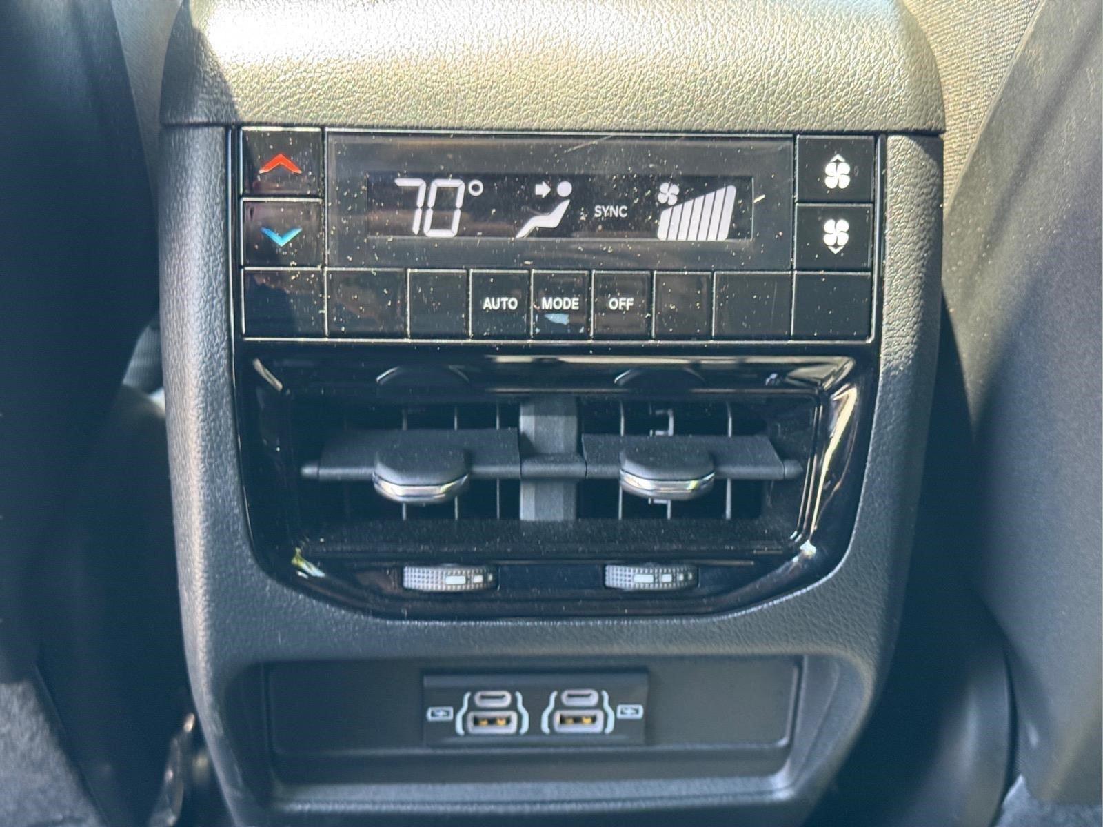 Used 2025 Diamond Black Crystal Pearlcoat Jeep Laredo X image 13