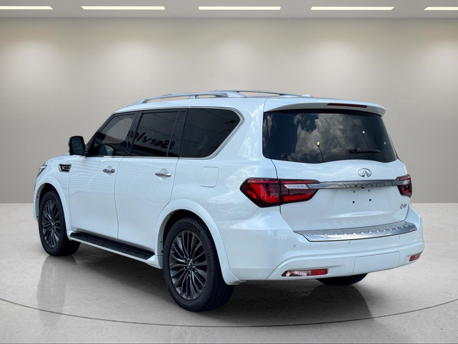 Used 2023 Moonstone White INFINITI PREMIUM SELECT image 3