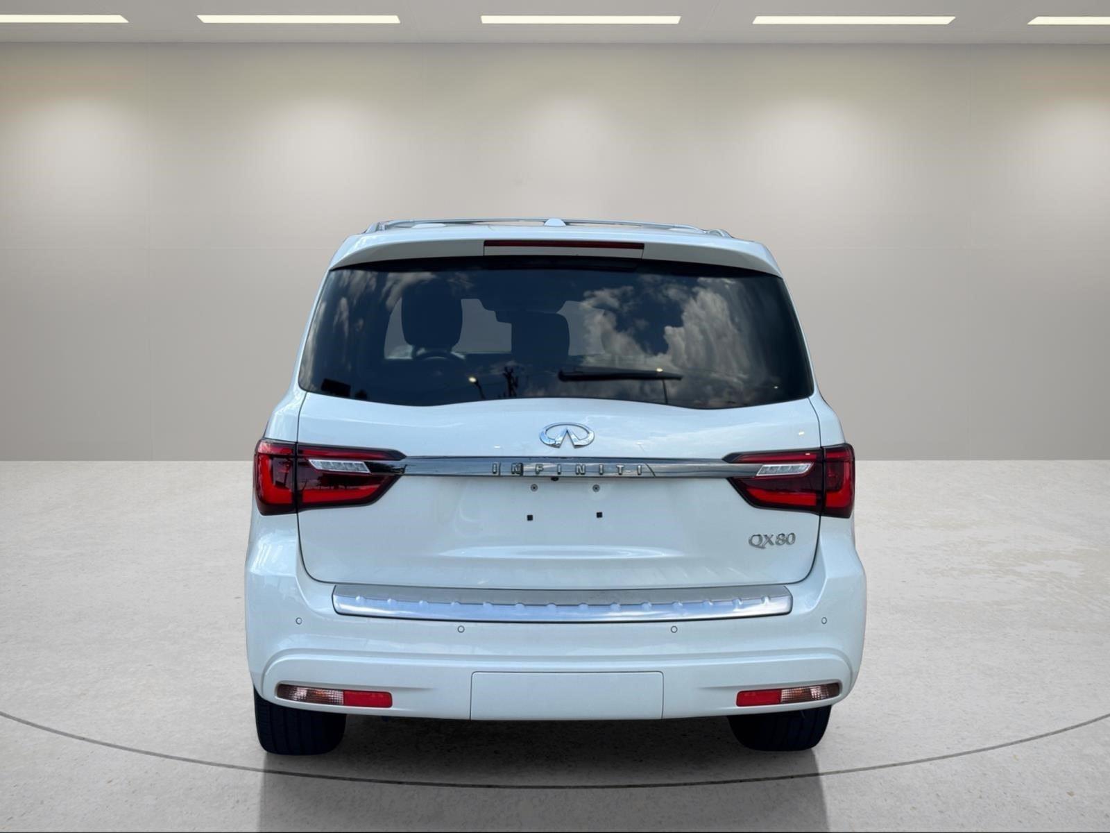Used 2023 Moonstone White INFINITI PREMIUM SELECT image 4