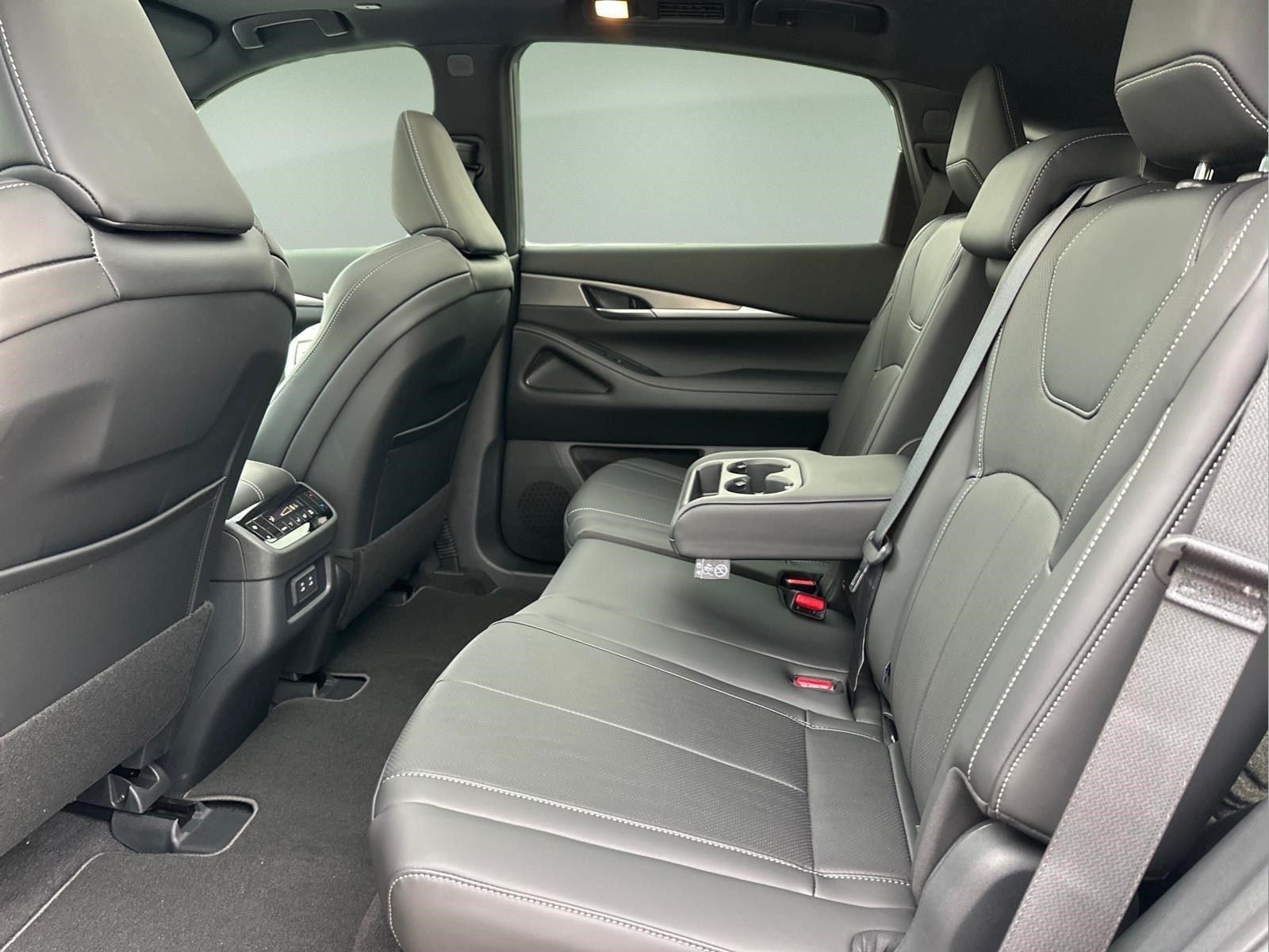 New 2027 KAD/GRAPHITE S INFINITI Luxe image 19
