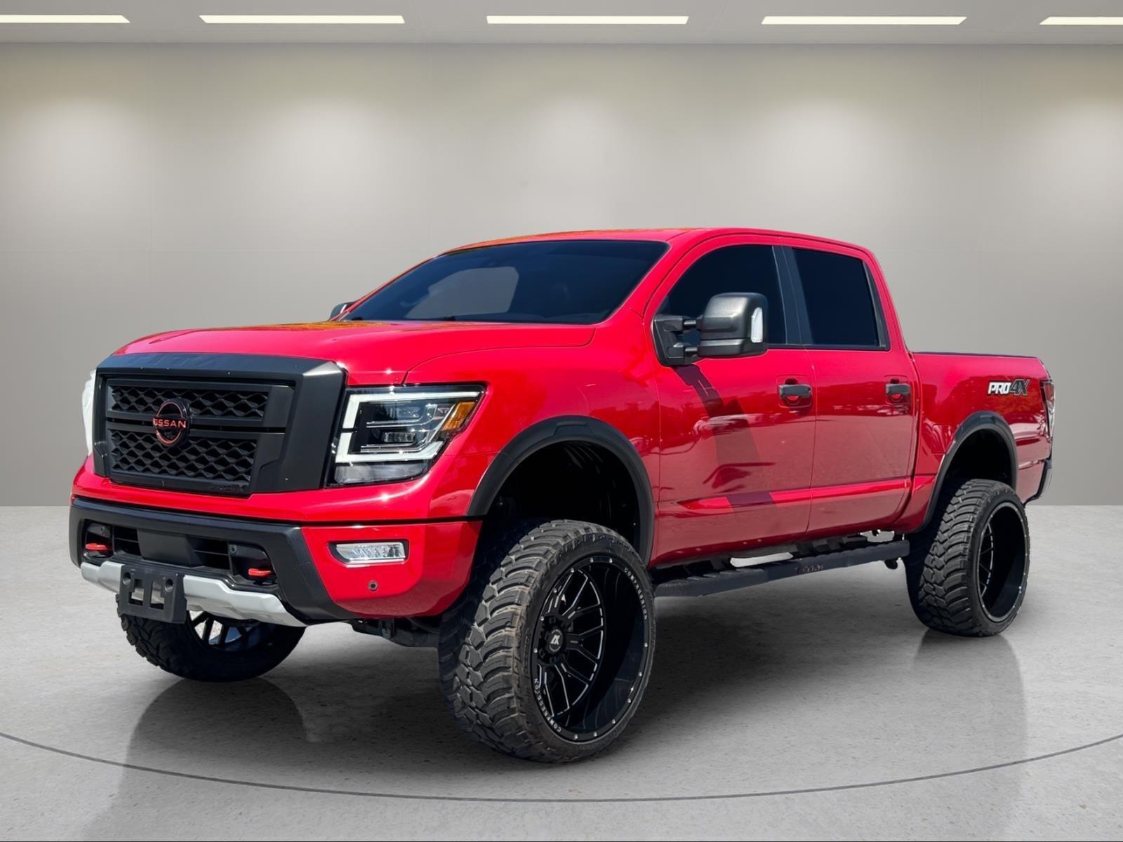 2023 Nissan Titan PRO-4X Crew Cab 4WD