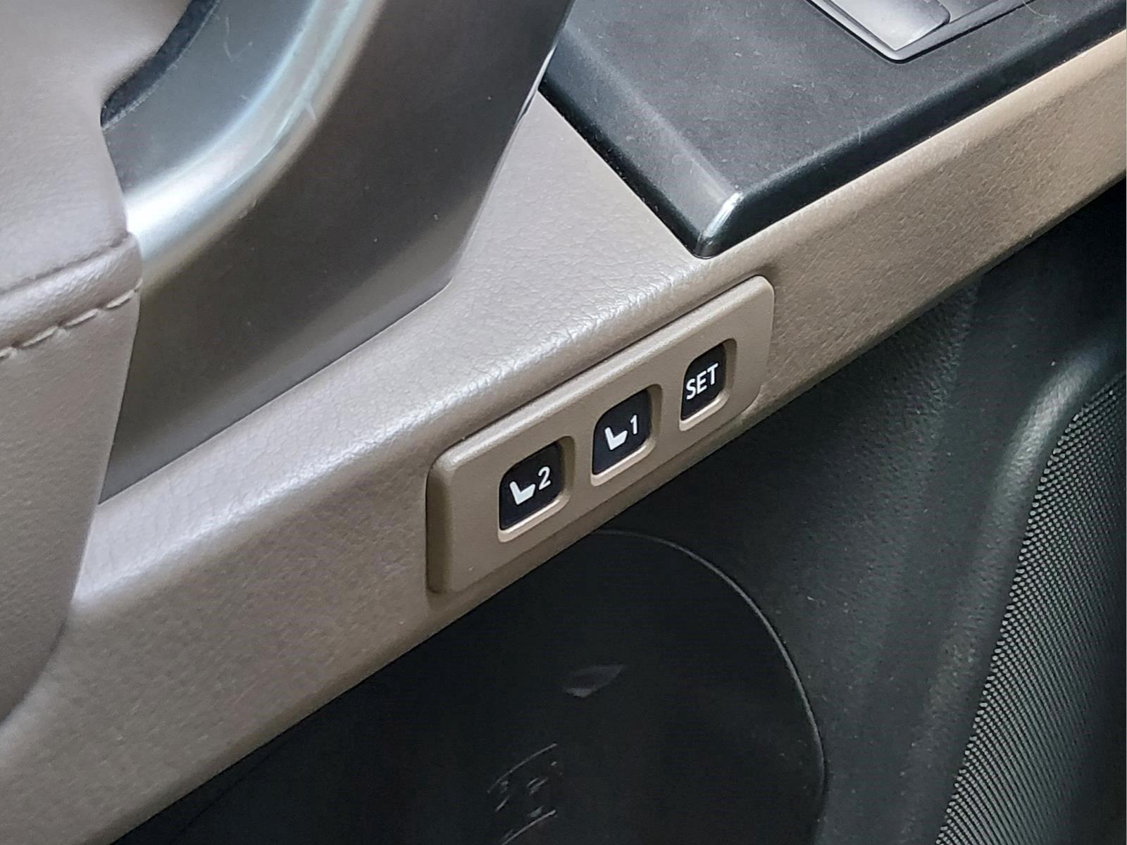 Used 2022 Starfire Pearl Lexus GX 460 Premium image 26
