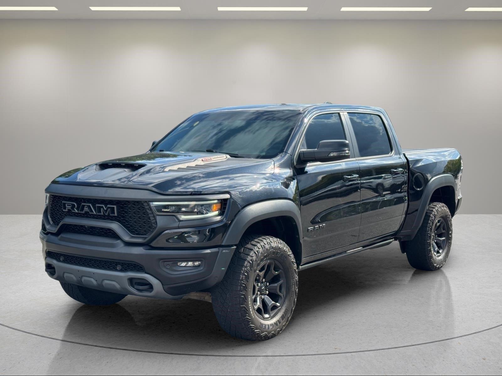 Diamond Black Crystal Pearlcoat 2024 RAM 1500 Pickup Truck All-Wheel Drive 8-Speed Automatic