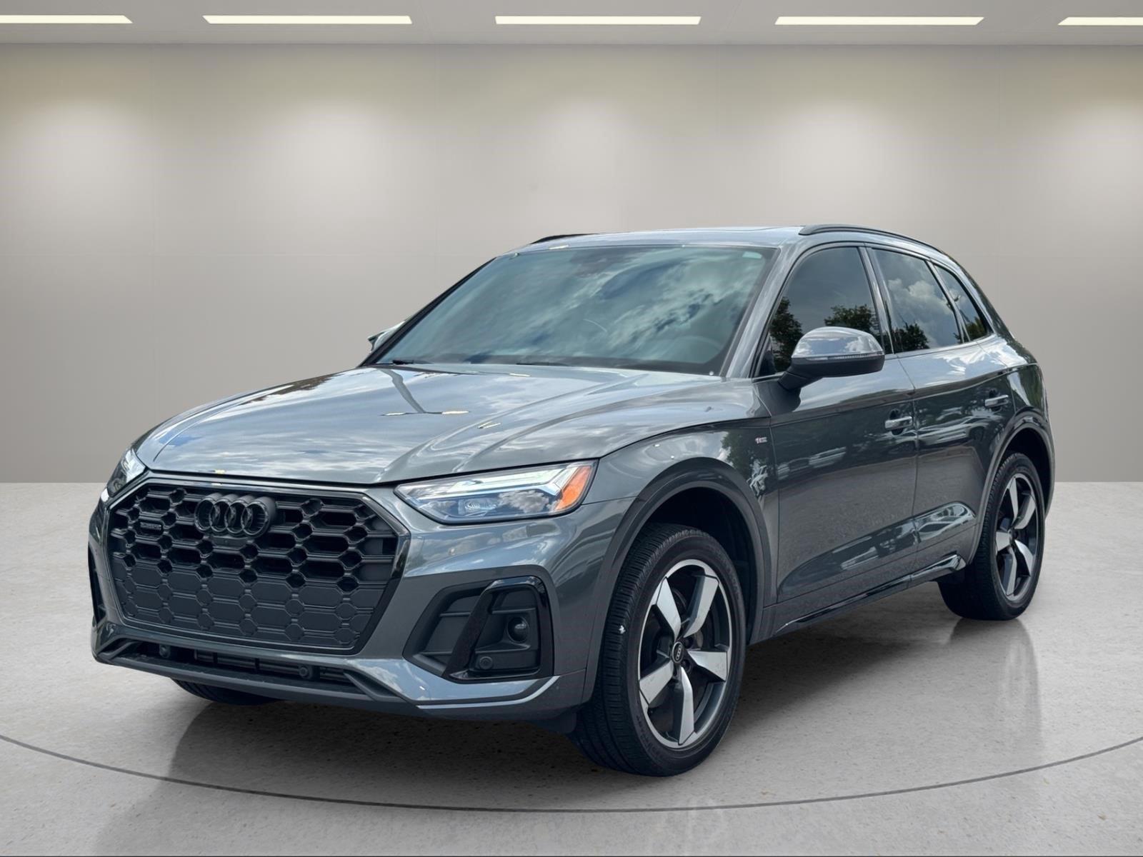 Daytona Gray Pearl Effect 2022 Audi Q5 SUV / Crossover All-Wheel Drive Automatic