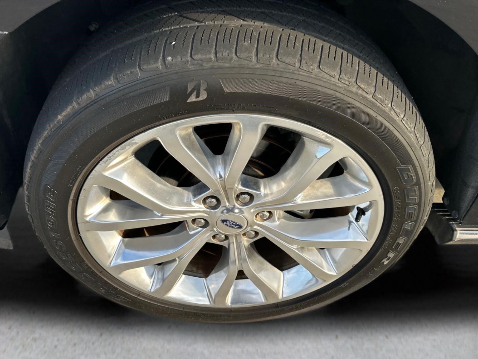 Used 2018 Shadow Black Ford Platinum image 16