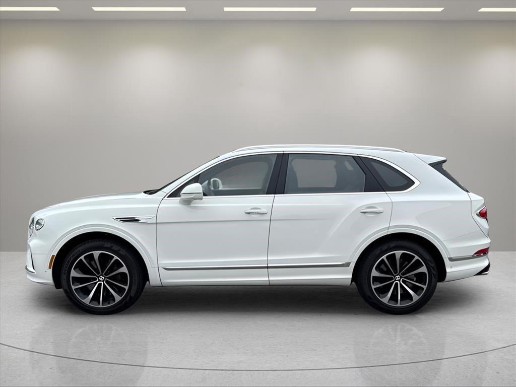 Used 2023 Glacier White Bentley V8 image 2