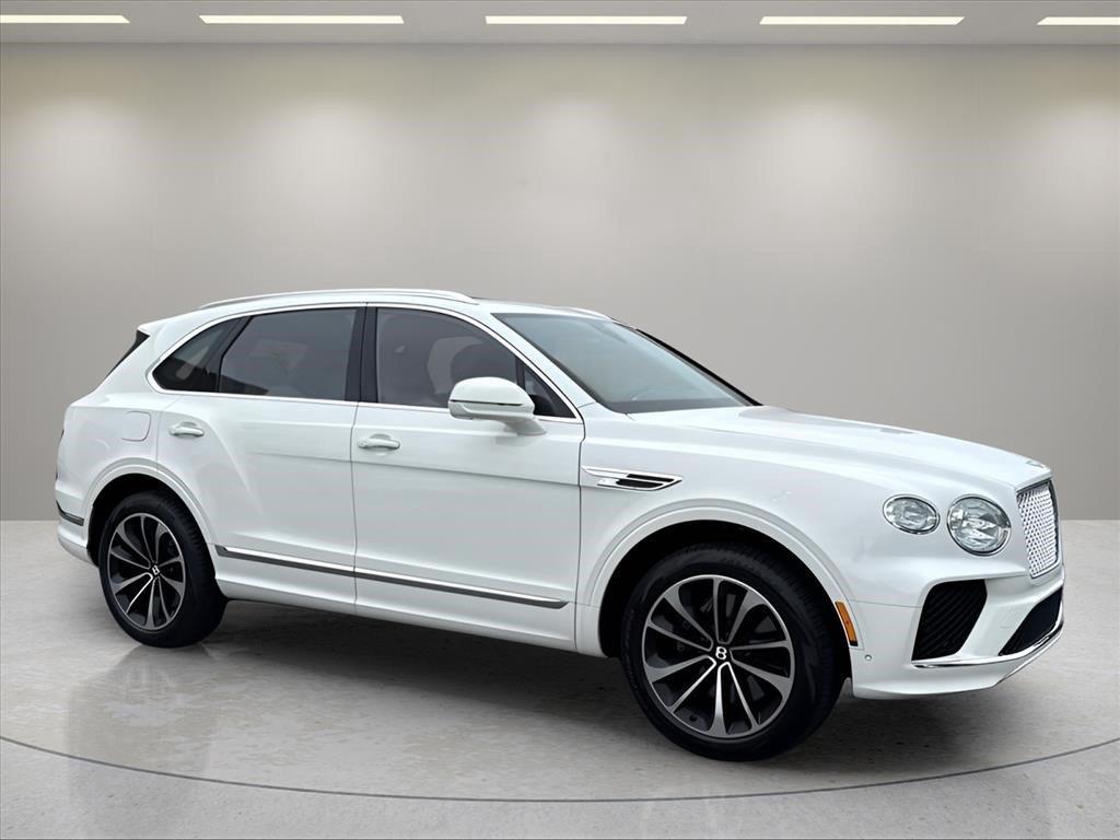Used 2023 Glacier White Bentley V8 image 7