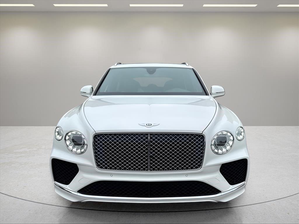 Used 2023 Glacier White Bentley V8 image 8