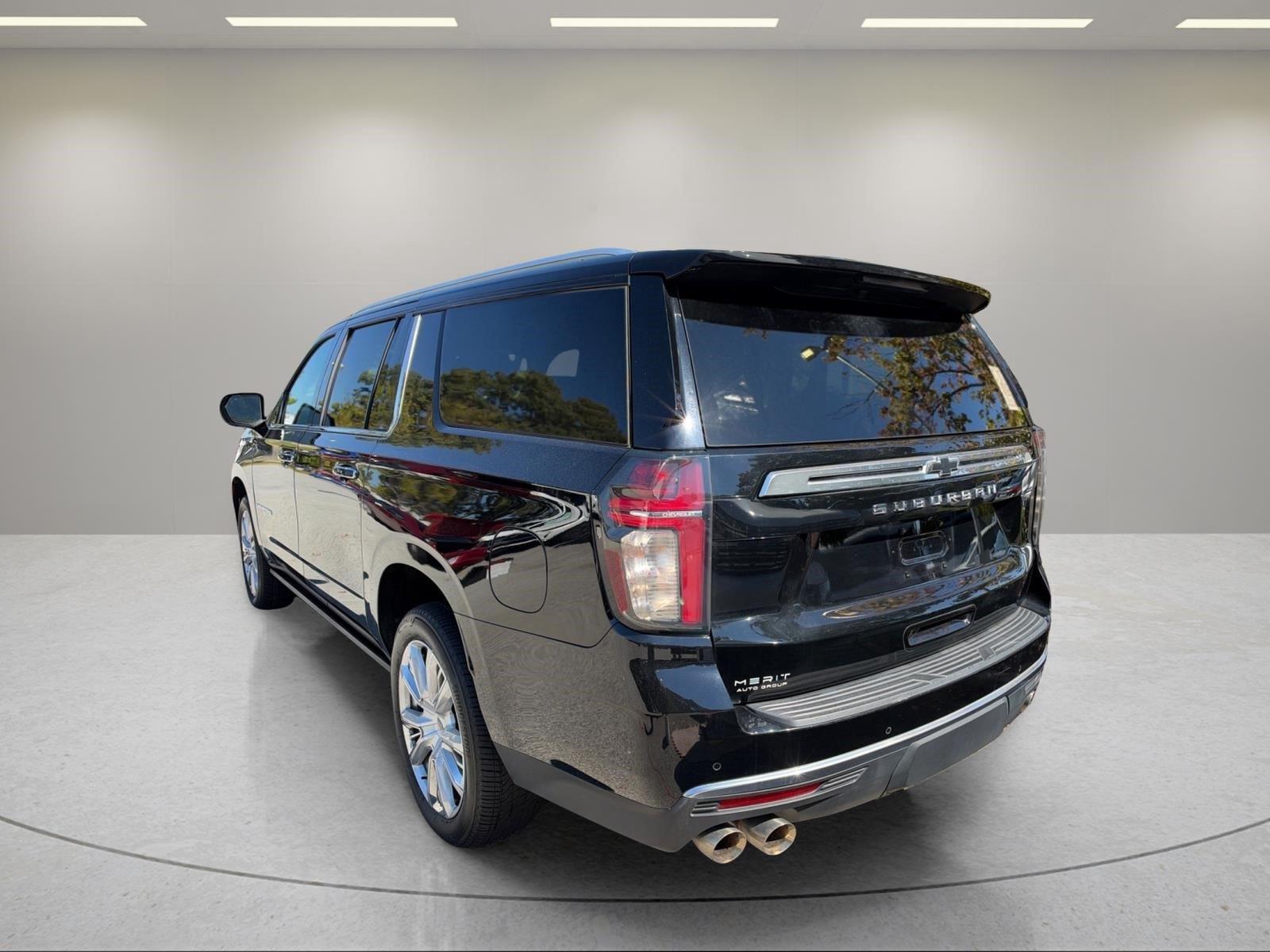 Used 2021 Black Chevrolet High Country image 3