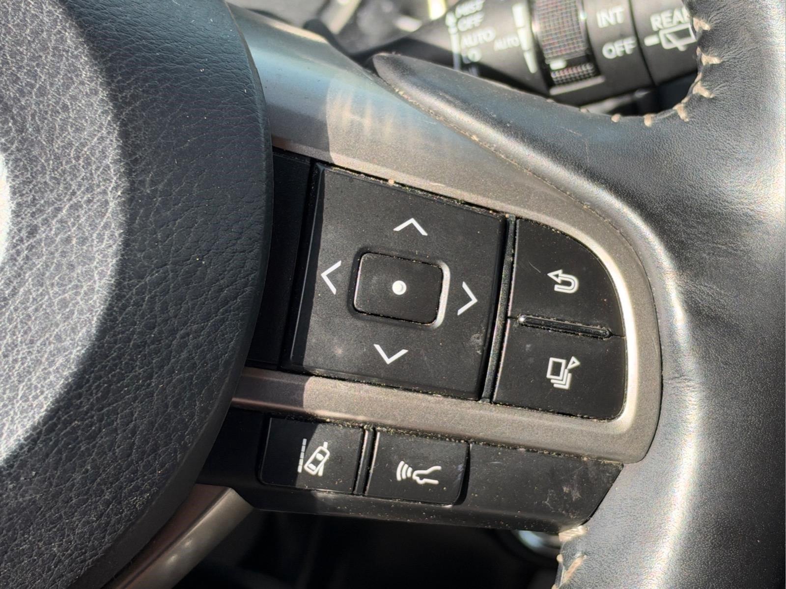 Used 2019 Silver Lining Metallic Lexus RX 350L Premium image 27