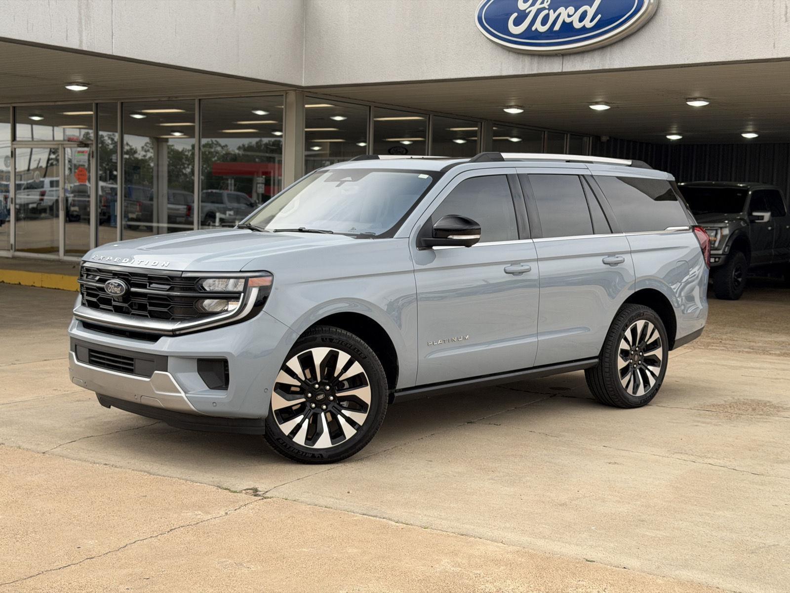 Glacier Gray Metallic Tri-Coat 2025 Ford Expedition Platinum 4WD SUV / Crossover Four-Wheel Drive Automatic