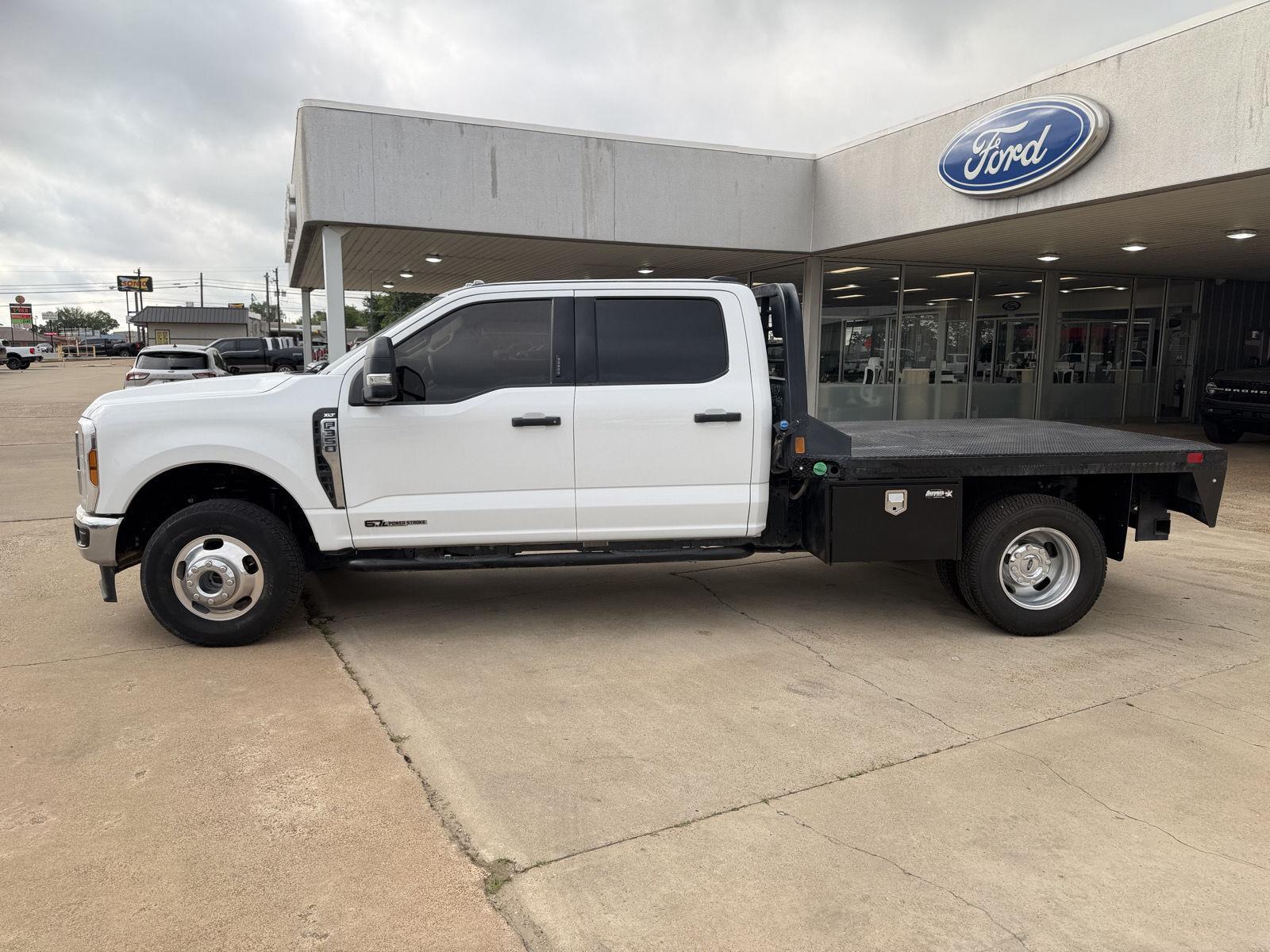 View vehicle photo 3