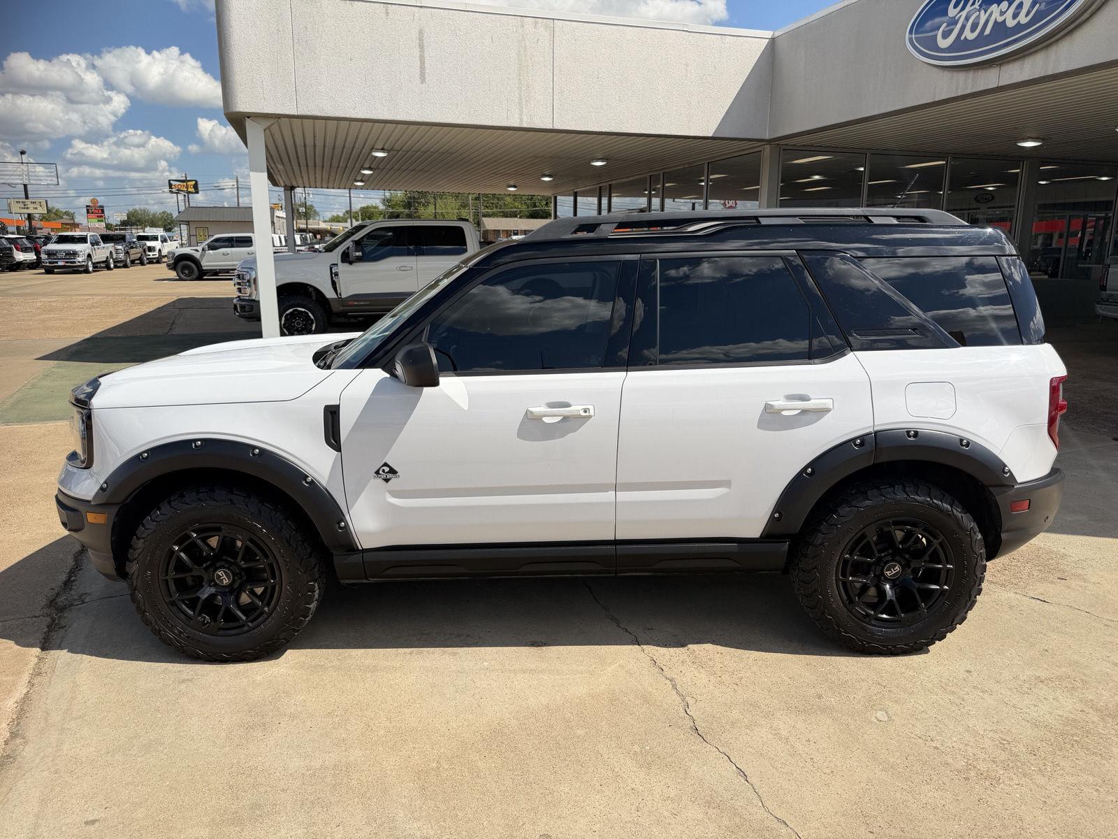 View vehicle photo 3