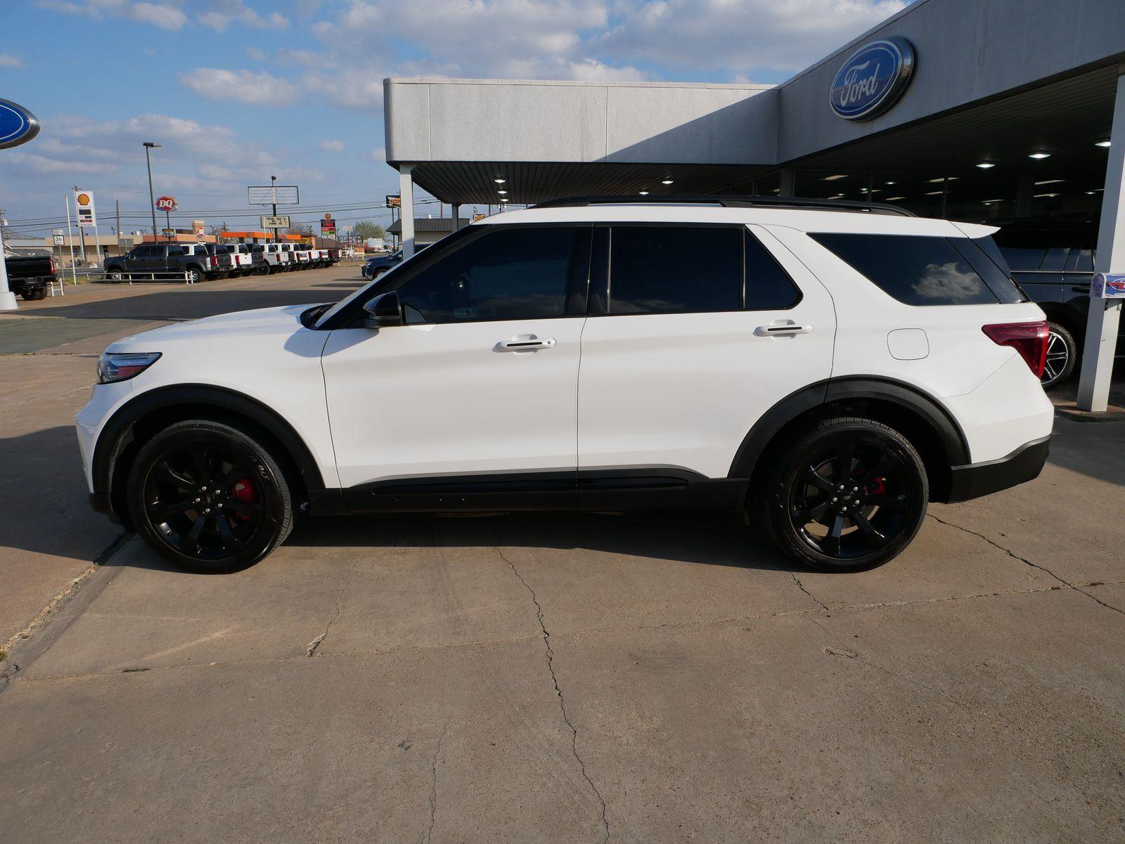 View vehicle photo 3
