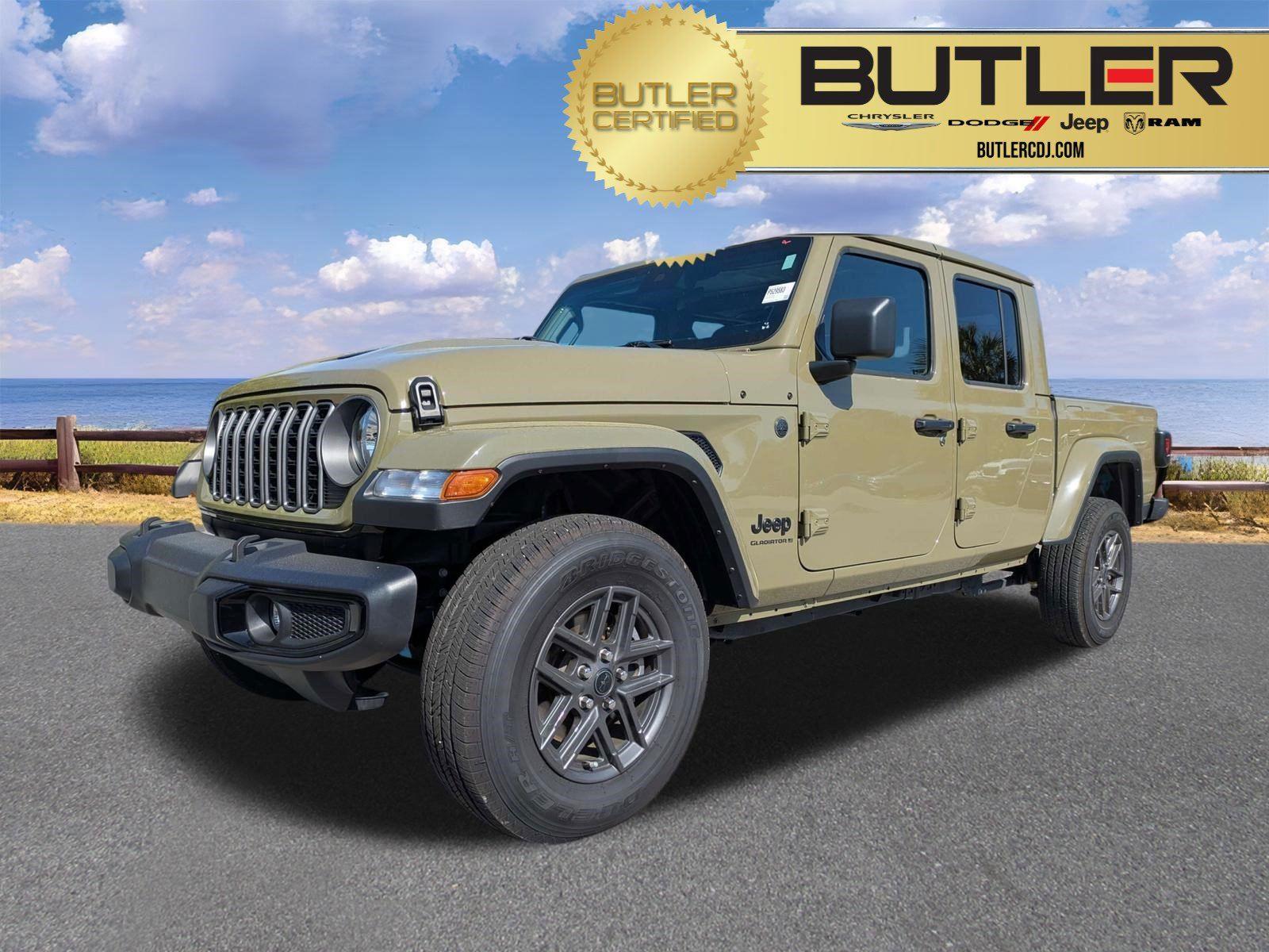 41 2025 Jeep Gladiator Sport S Crew Cab 4WD Pickup Truck Four-Wheel Drive 8-Speed Automatic